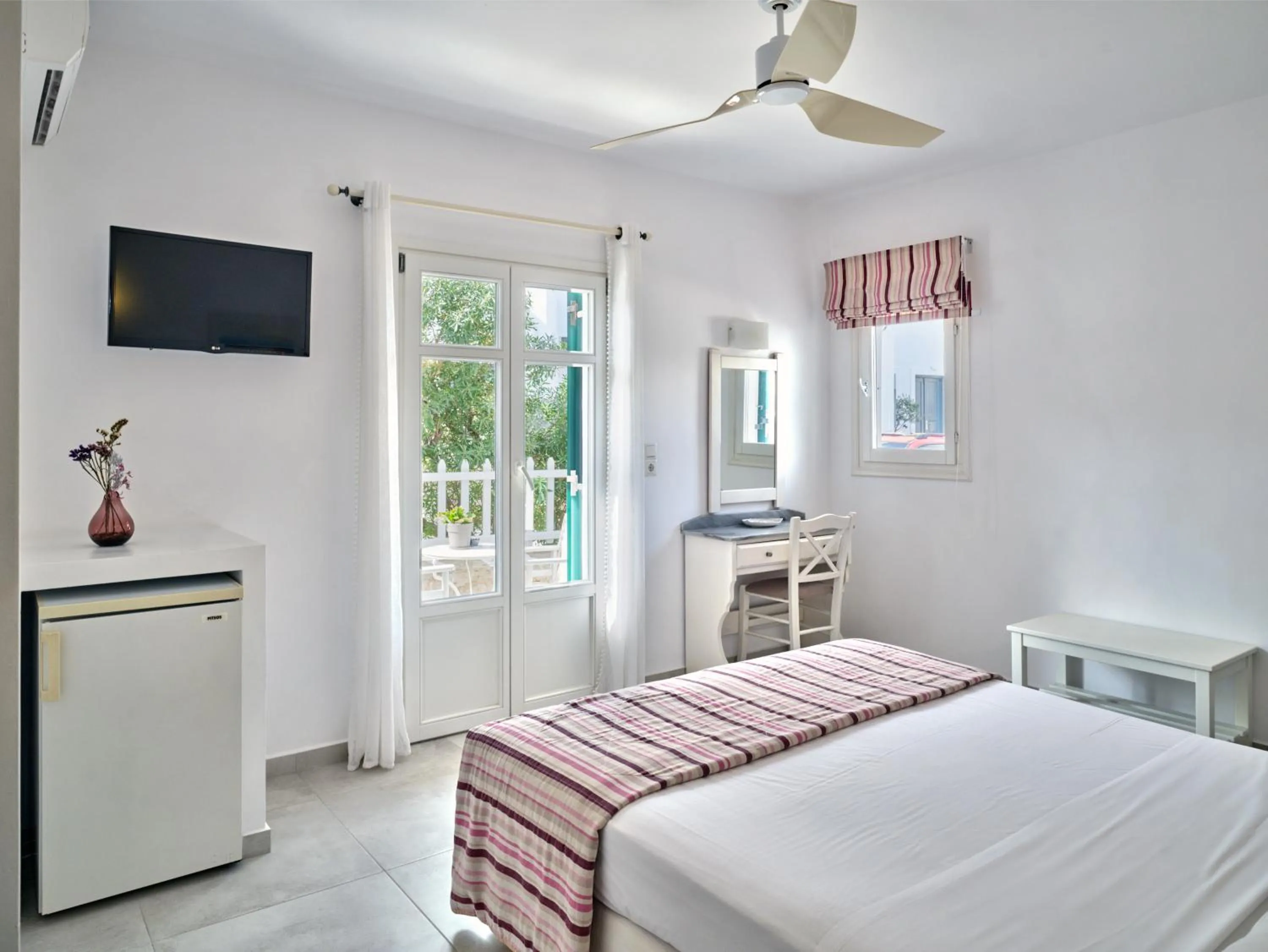 Bed in Kalypso Hotel