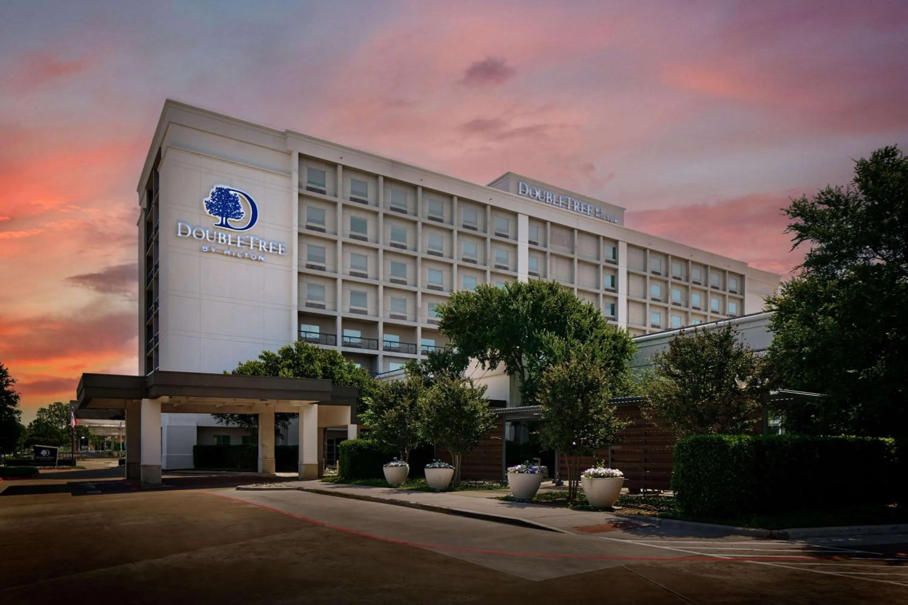 Property building in DoubleTree by Hilton Hotel Dallas - Love Field