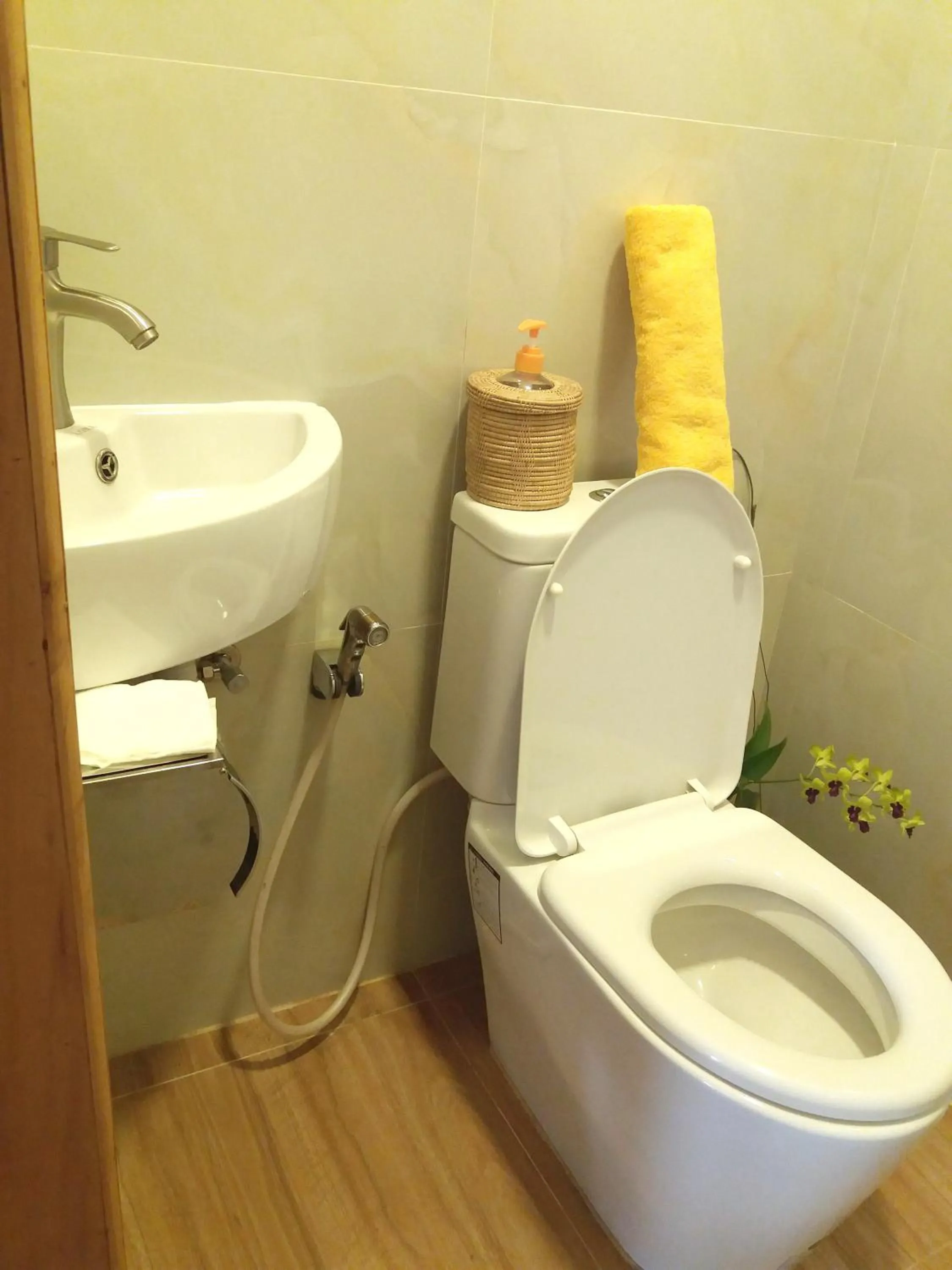 Bathroom in ANGKOR DINO B&B