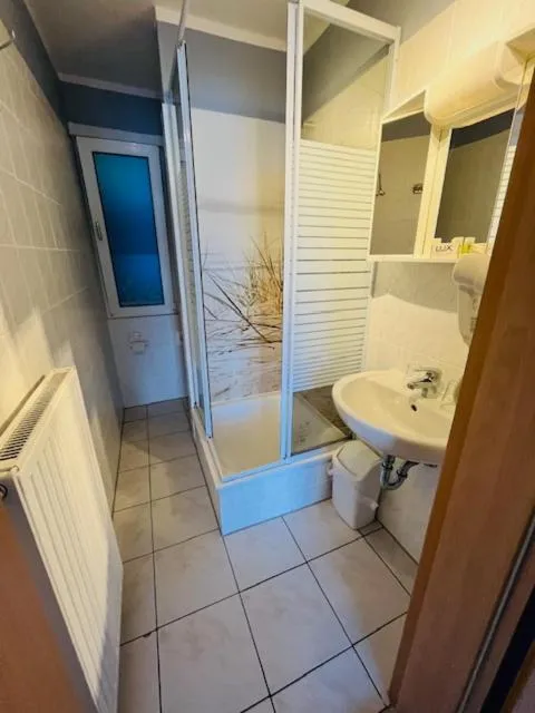 Bathroom in Strandhotel Vier Jahreszeiten Buckow