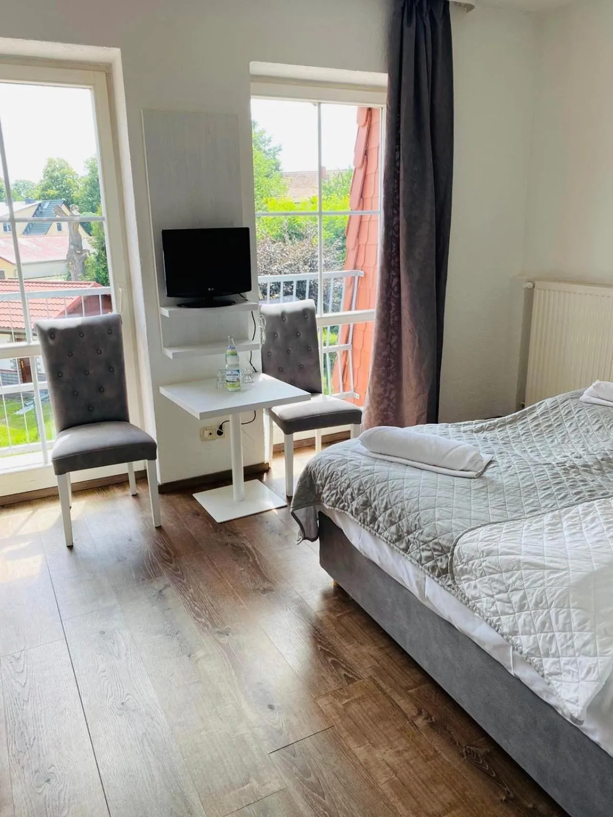 Bed in Strandhotel Vier Jahreszeiten Buckow