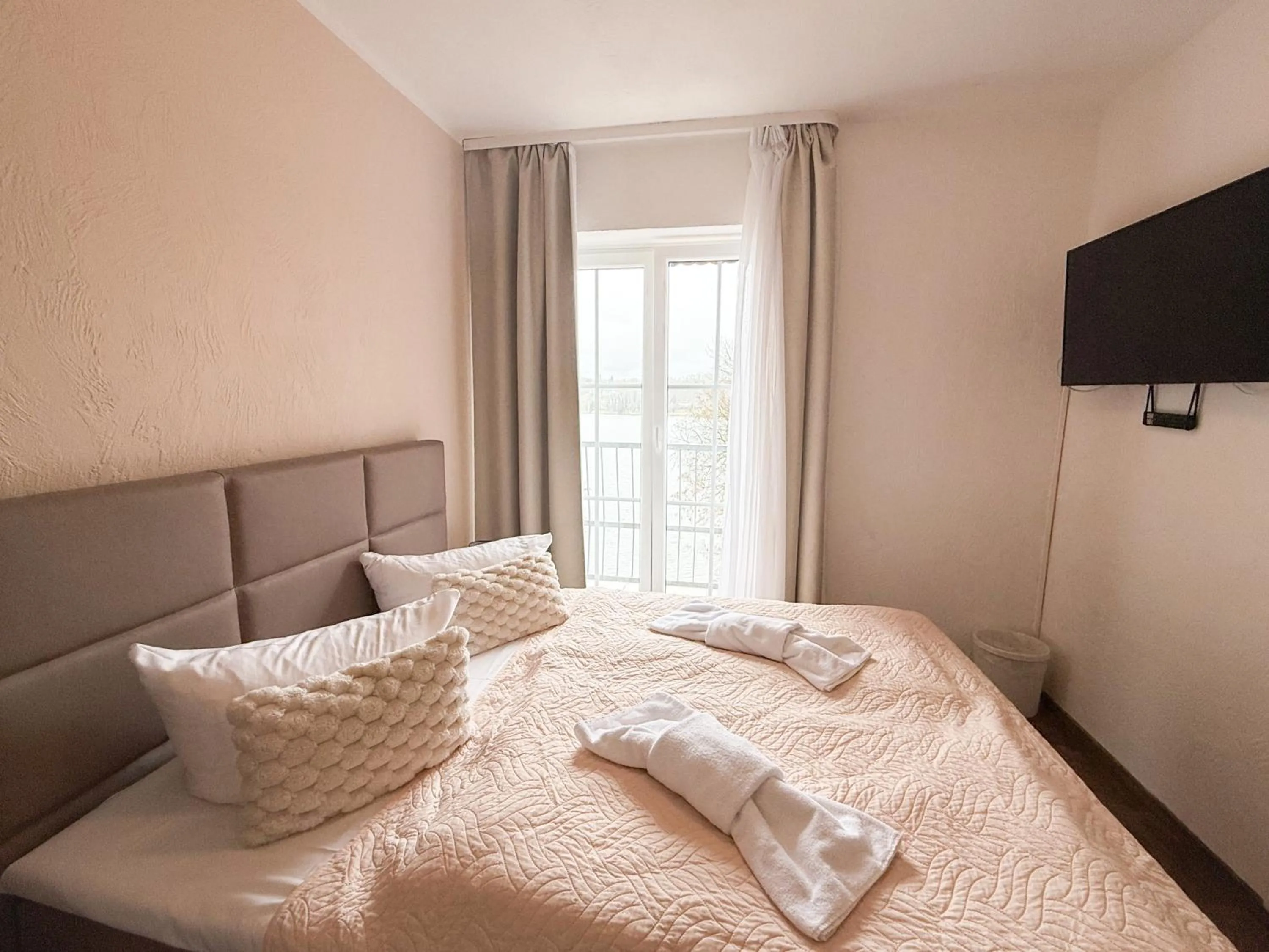 Bed in Strandhotel Vier Jahreszeiten Buckow