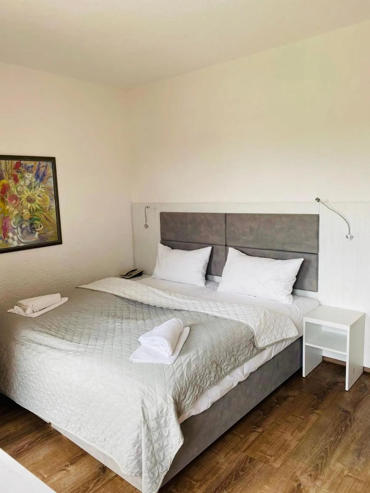 Bed in Strandhotel Vier Jahreszeiten Buckow