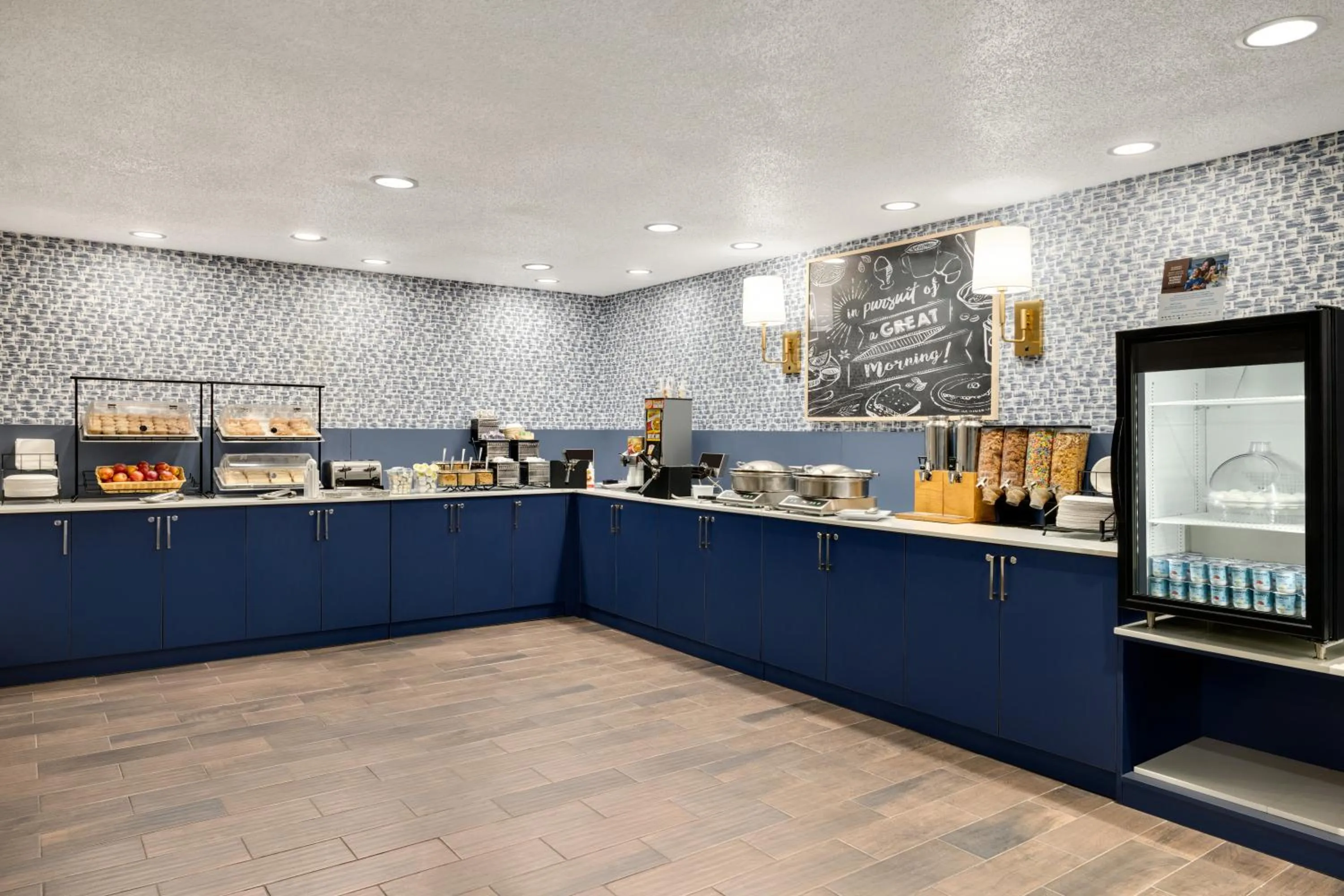 Breakfast in AmericInn by Wyndham Grand Rapids Airport North