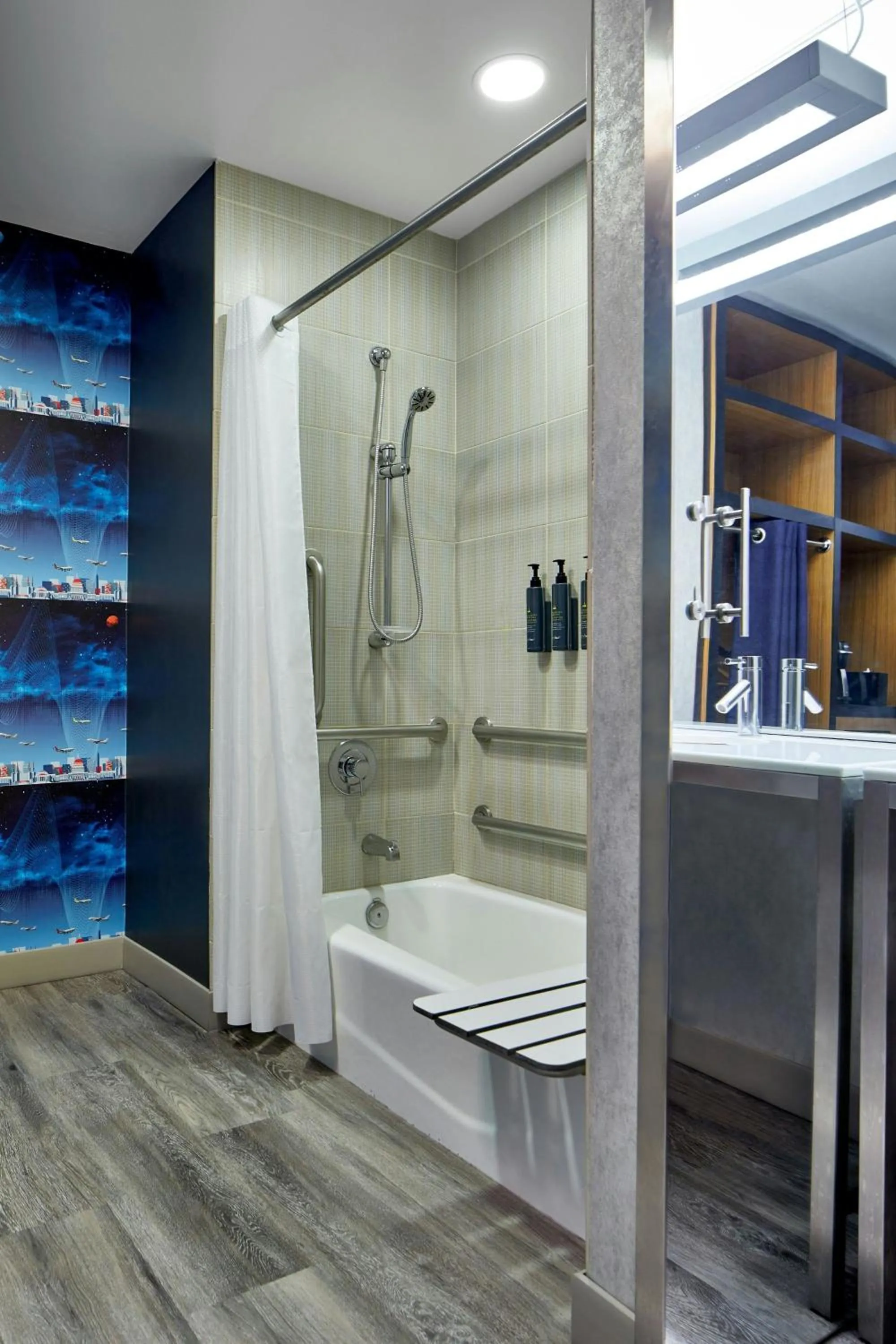 Photo of the whole room in Aloft Dulles Airport North