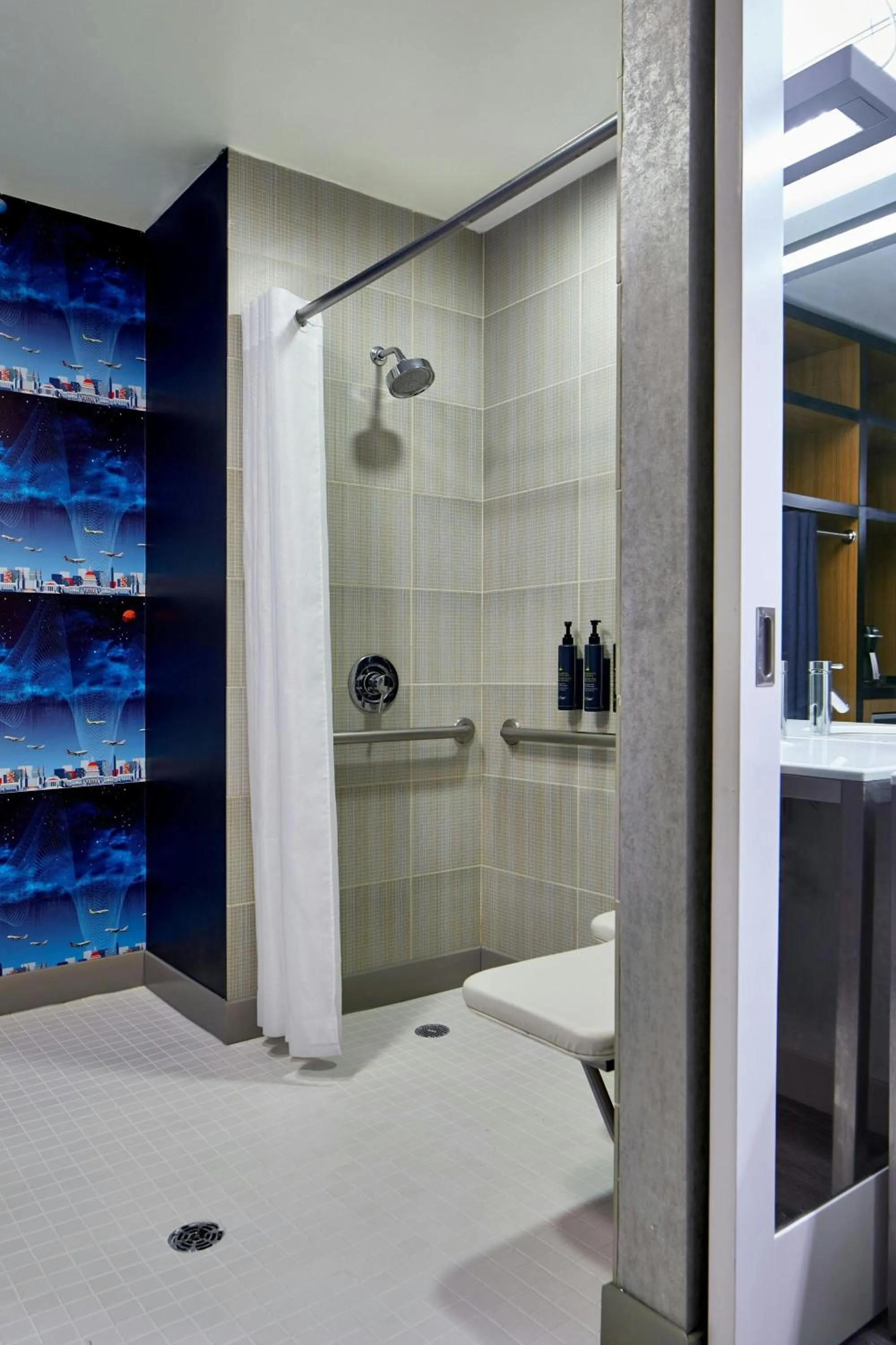 Photo of the whole room in Aloft Dulles Airport North