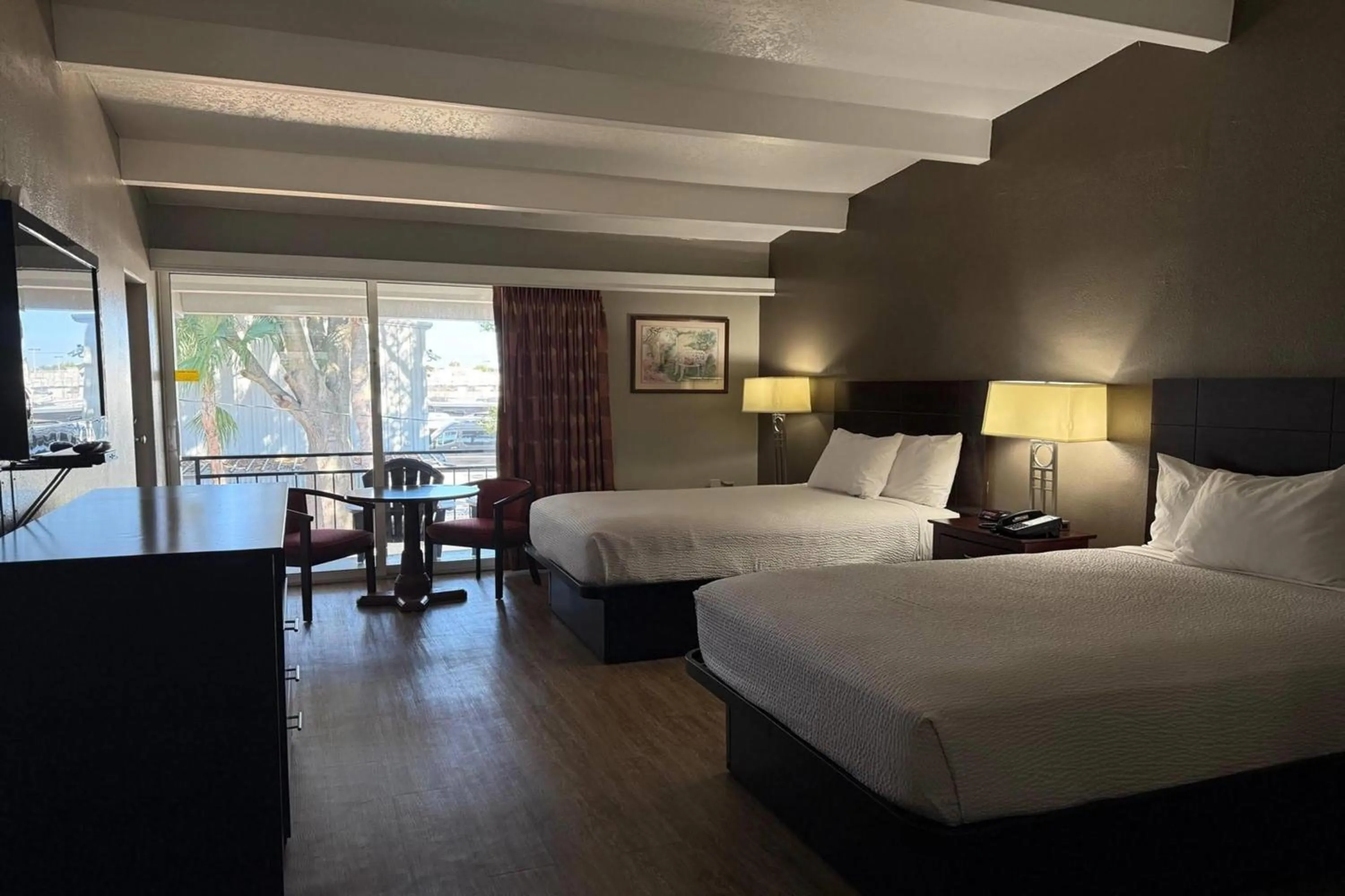 Photo of the whole room, Bed in Travelodge by Wyndham Lakeland