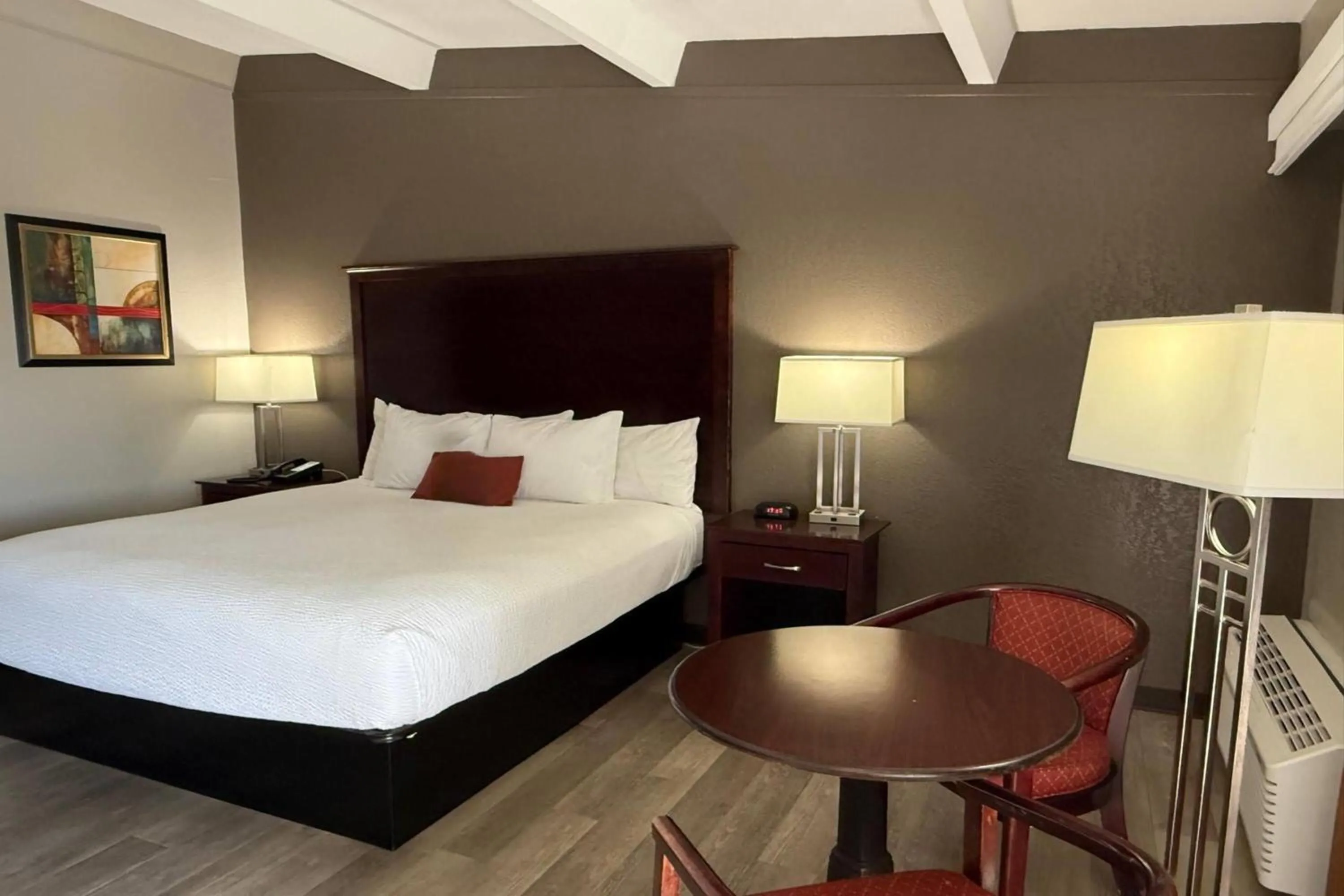 Photo of the whole room, Bed in Travelodge by Wyndham Lakeland