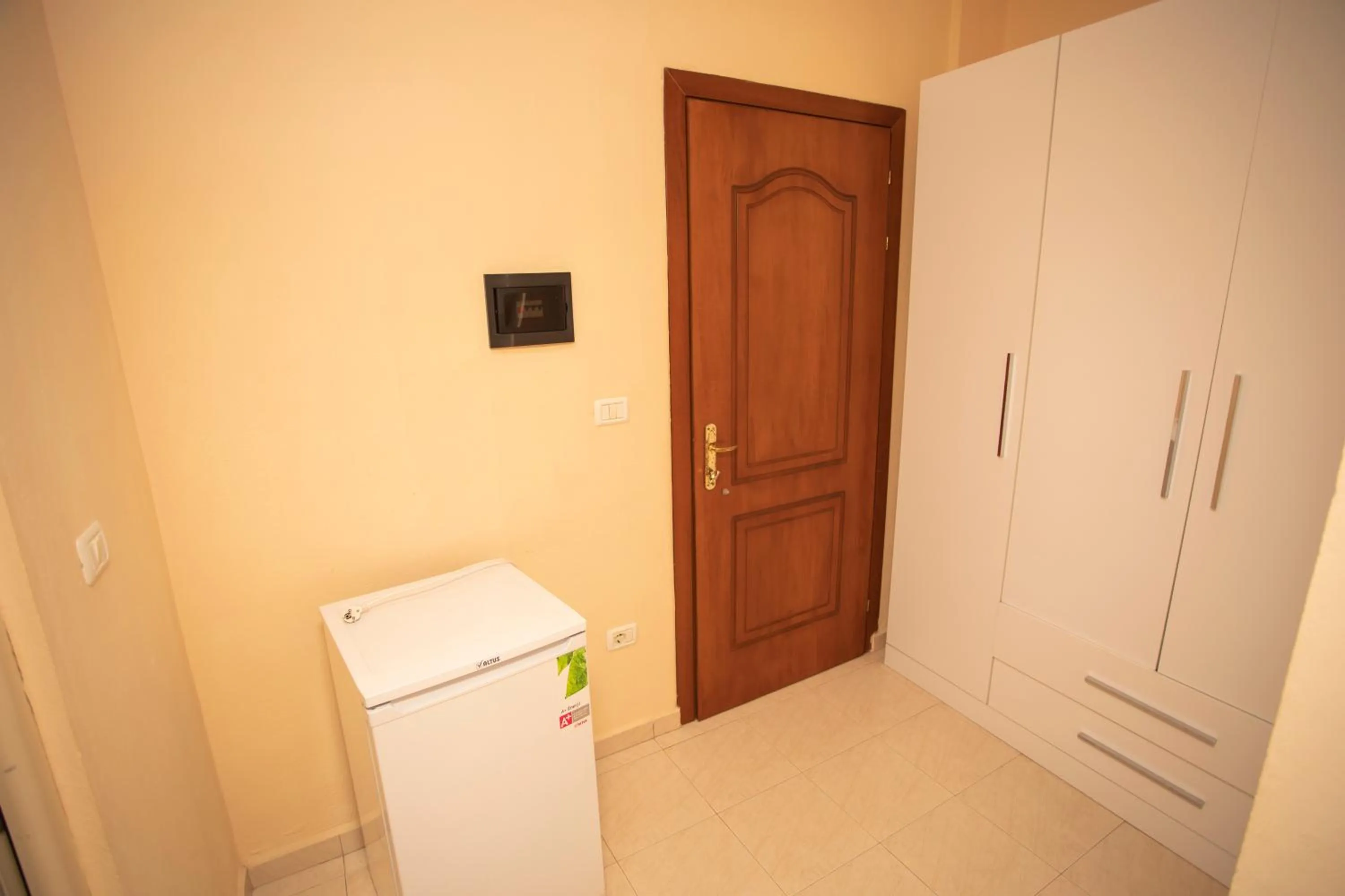 Photo of the whole room in Hotel Sunrise