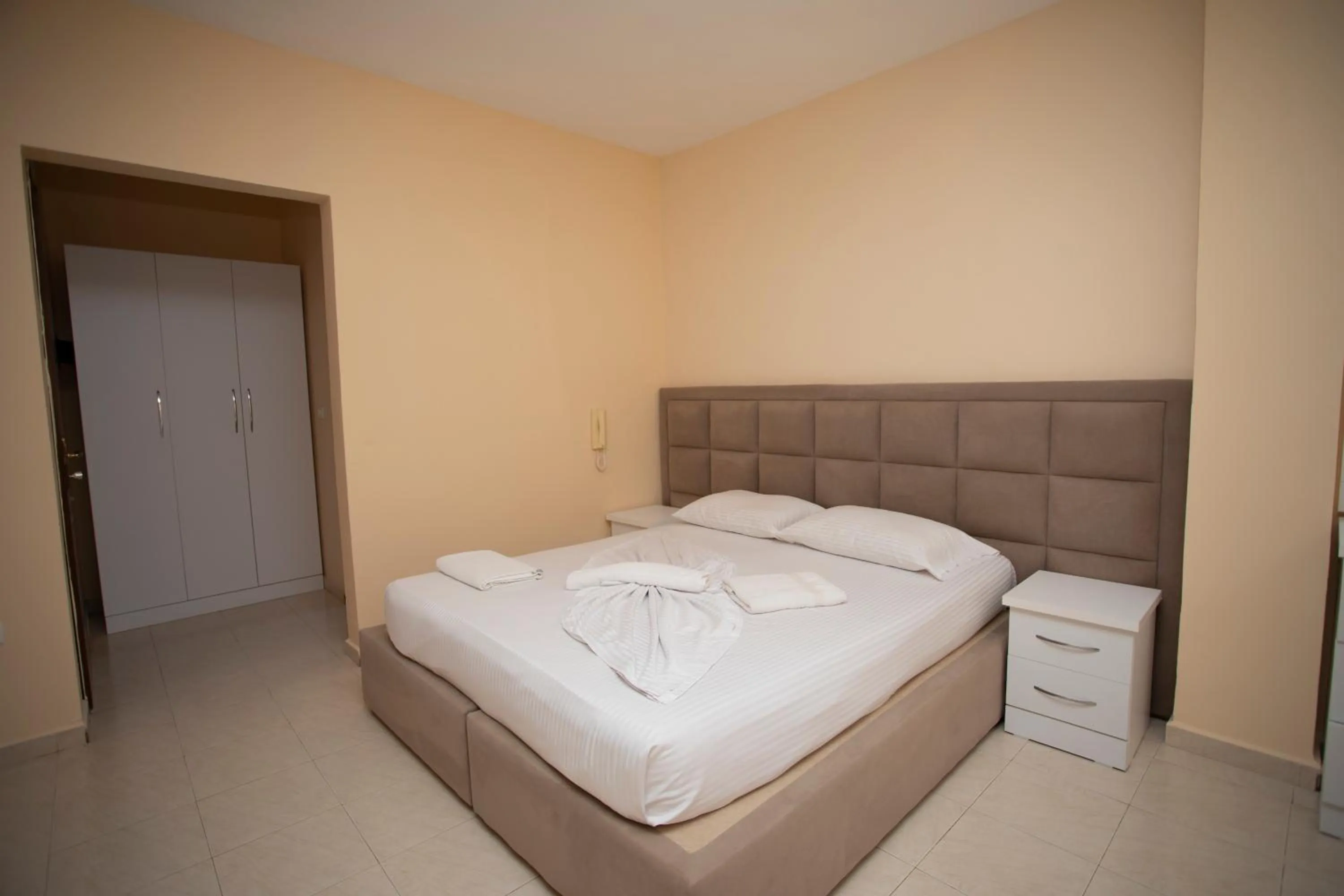 Bed in Hotel Sunrise