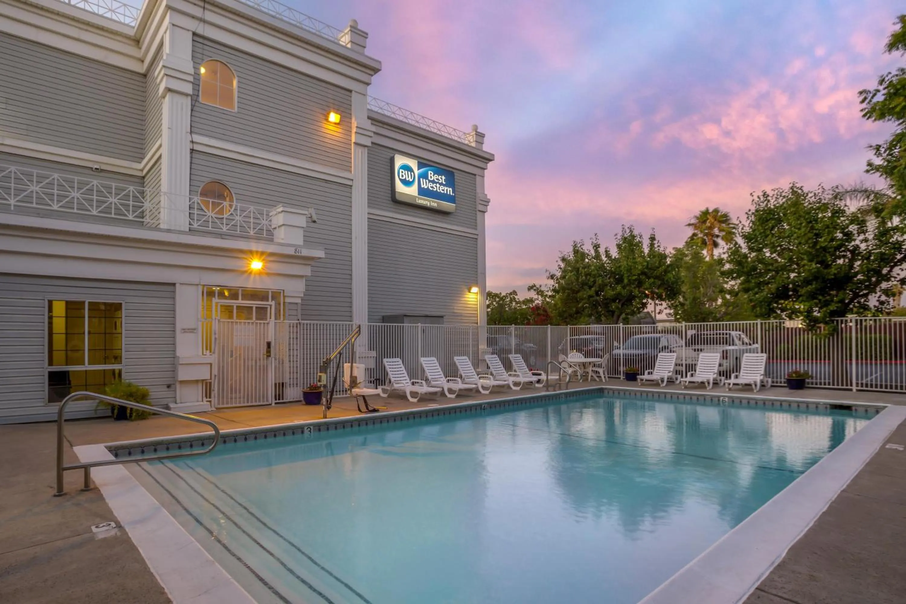 Pool view in Best Western Luxury Inn
