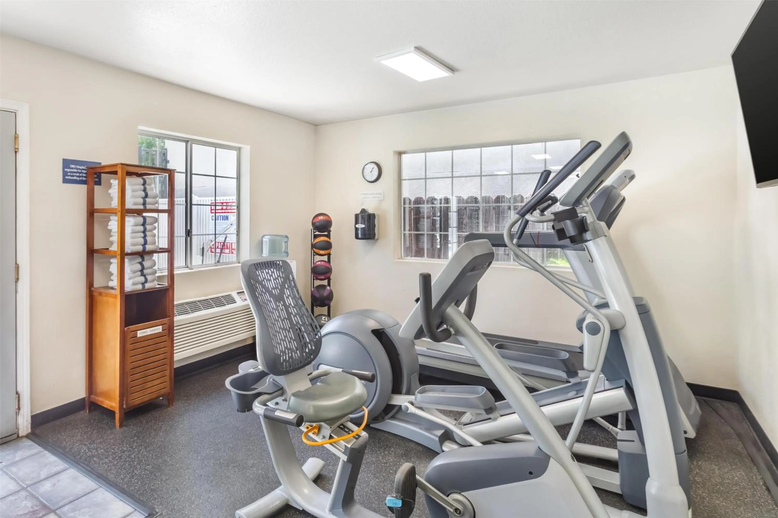 Fitness centre/facilities in Best Western Luxury Inn