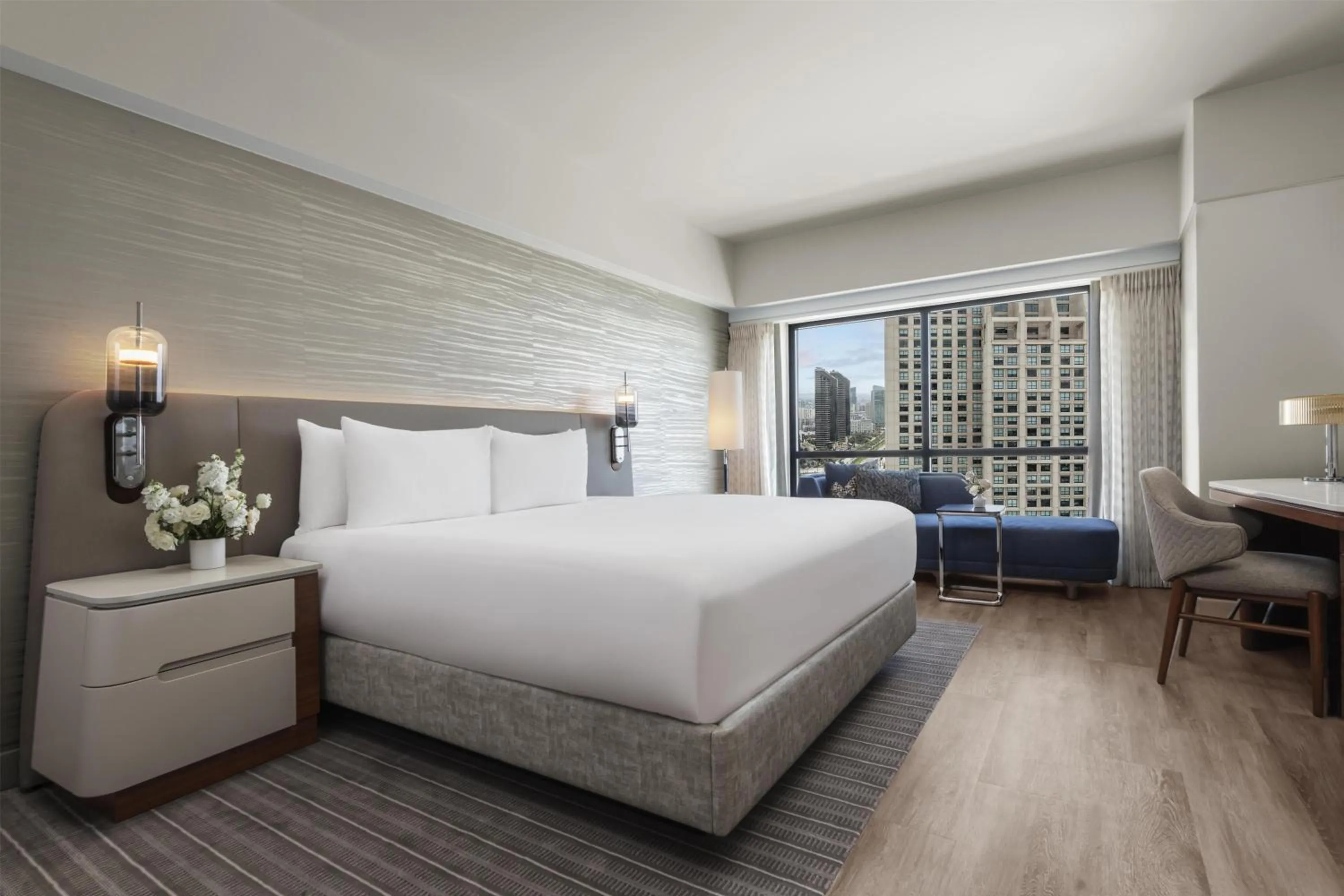 Bedroom, Bed in Manchester Grand Hyatt San Diego