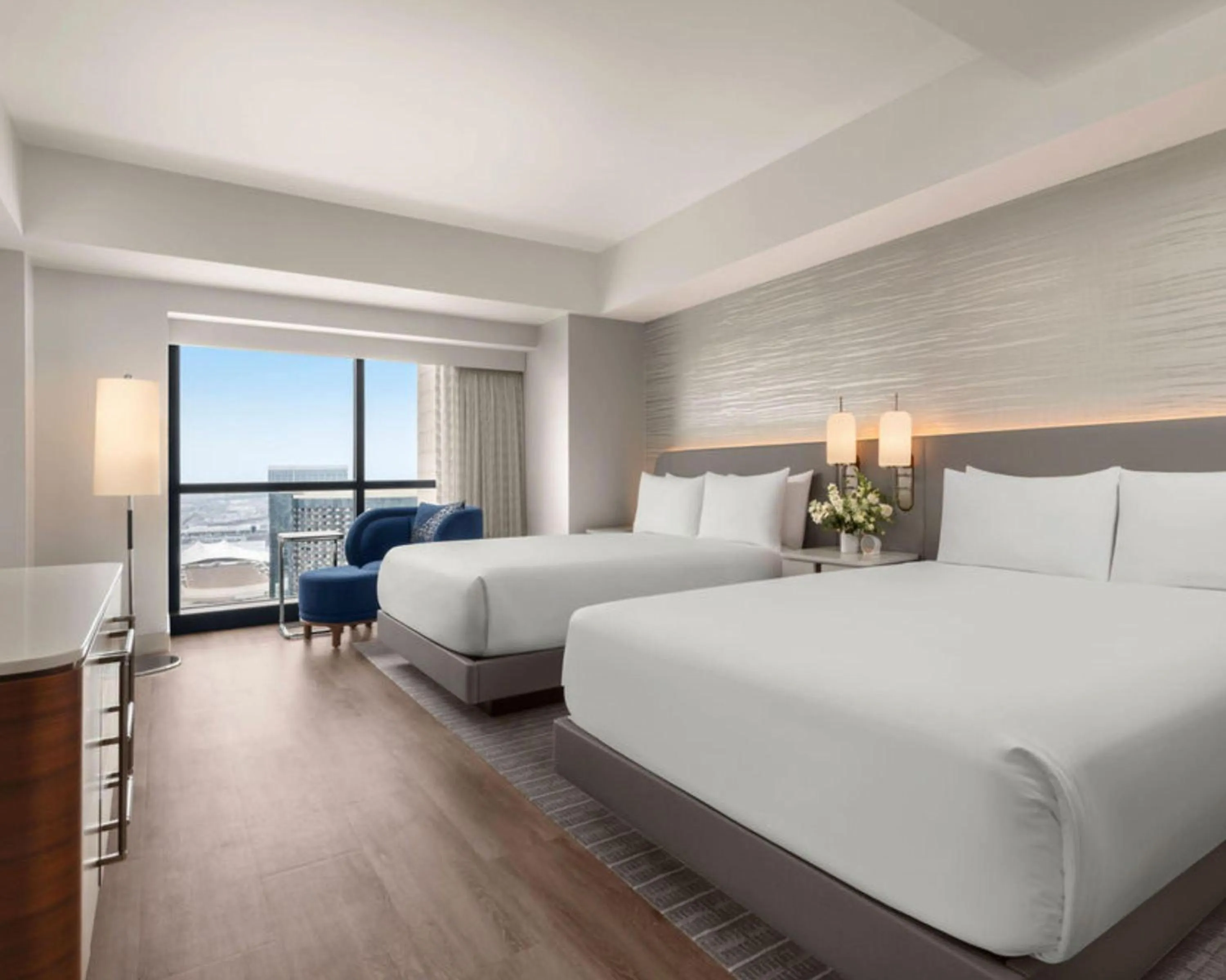 Photo of the whole room, Bed in Manchester Grand Hyatt San Diego