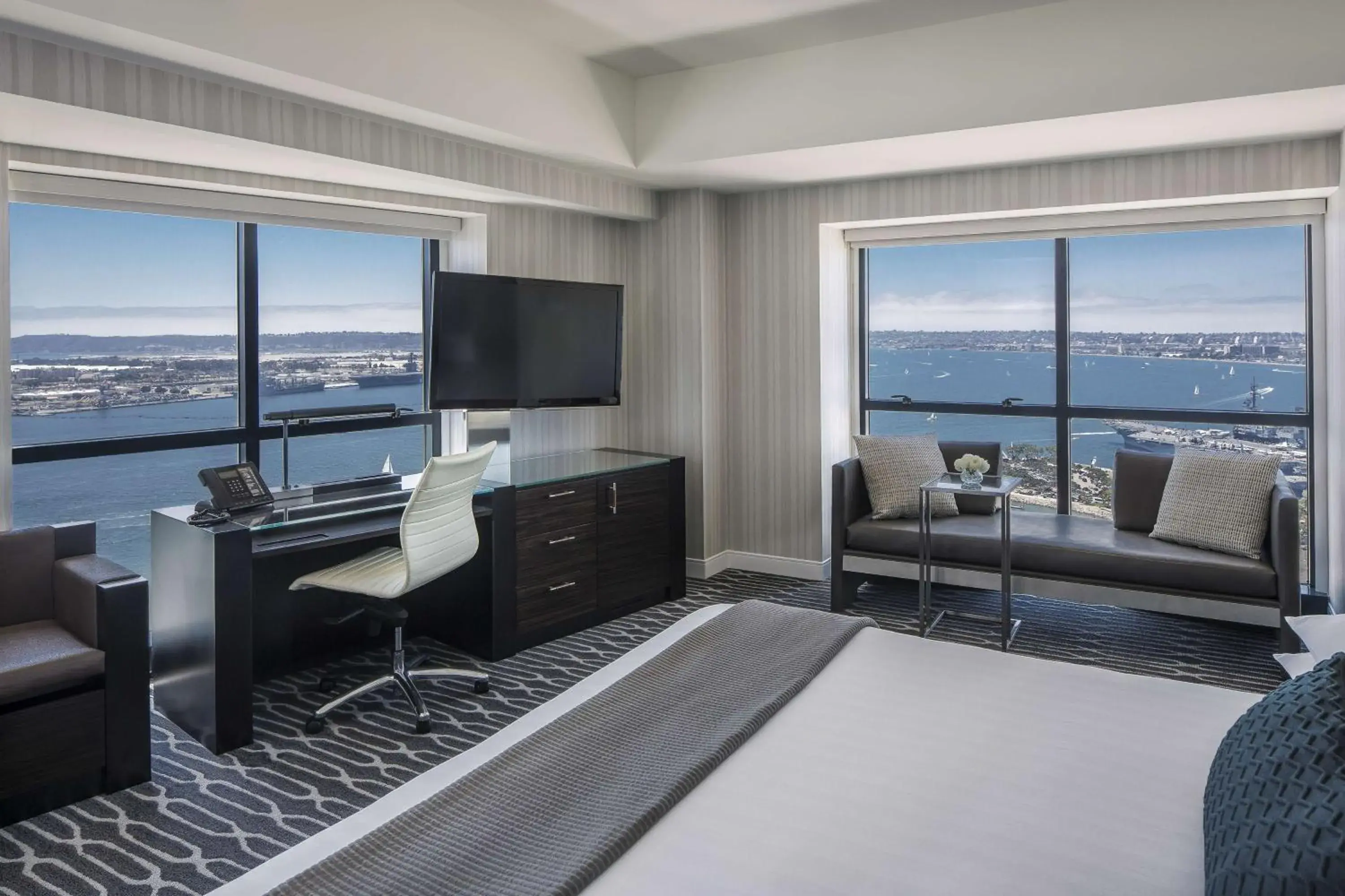 Corner King Room in Manchester Grand Hyatt San Diego Corner King Room in Manchester Grand Hyatt San Diego