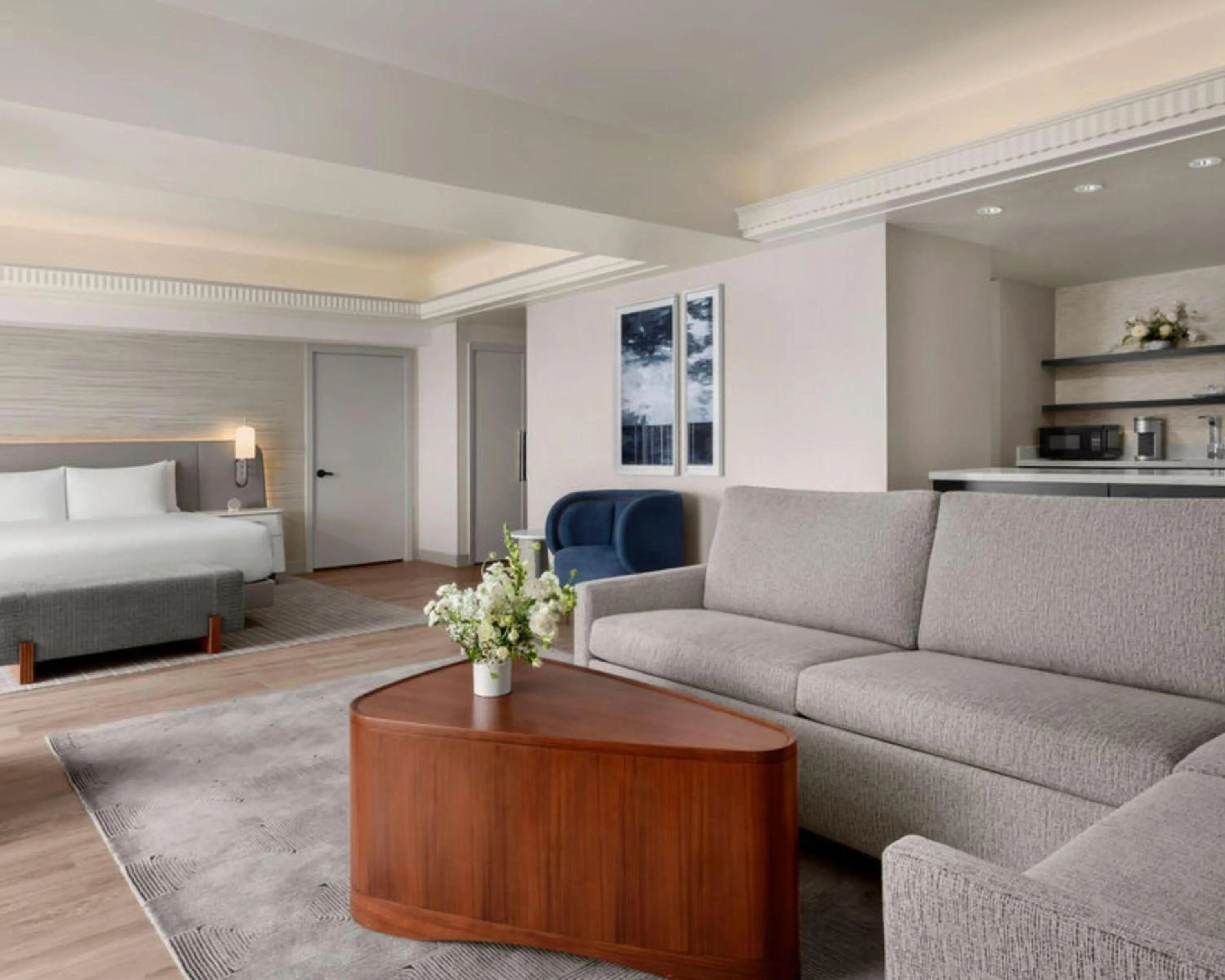 Photo of the whole room, Bed in Manchester Grand Hyatt San Diego