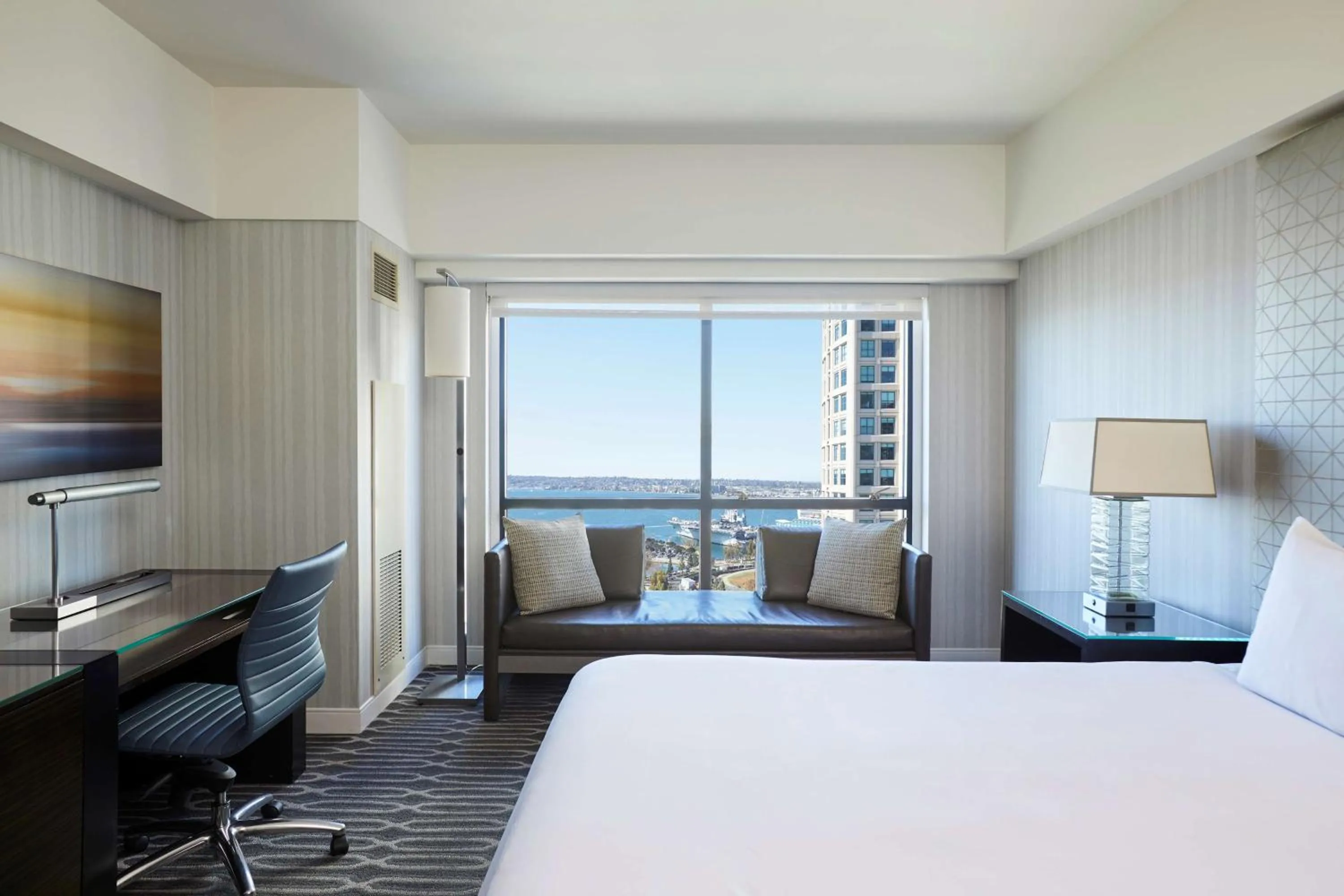 Photo of the whole room, Bed in Manchester Grand Hyatt San Diego