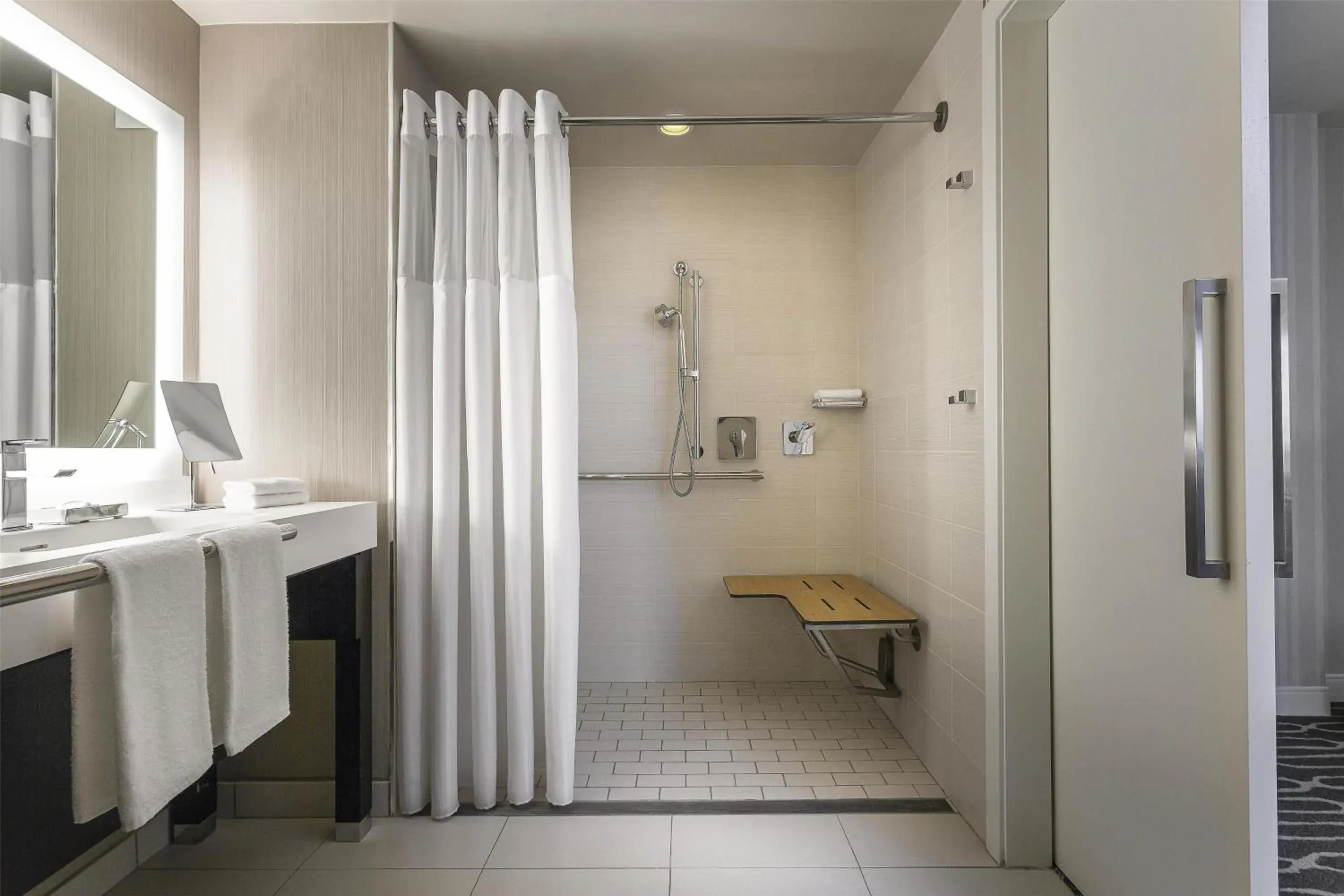 Double Room with Two Double Beds and Shower - Accessible in Manchester Grand Hyatt San Diego Double Room with Two Double Beds and Shower - Accessible in Manchester Grand Hyatt San Diego