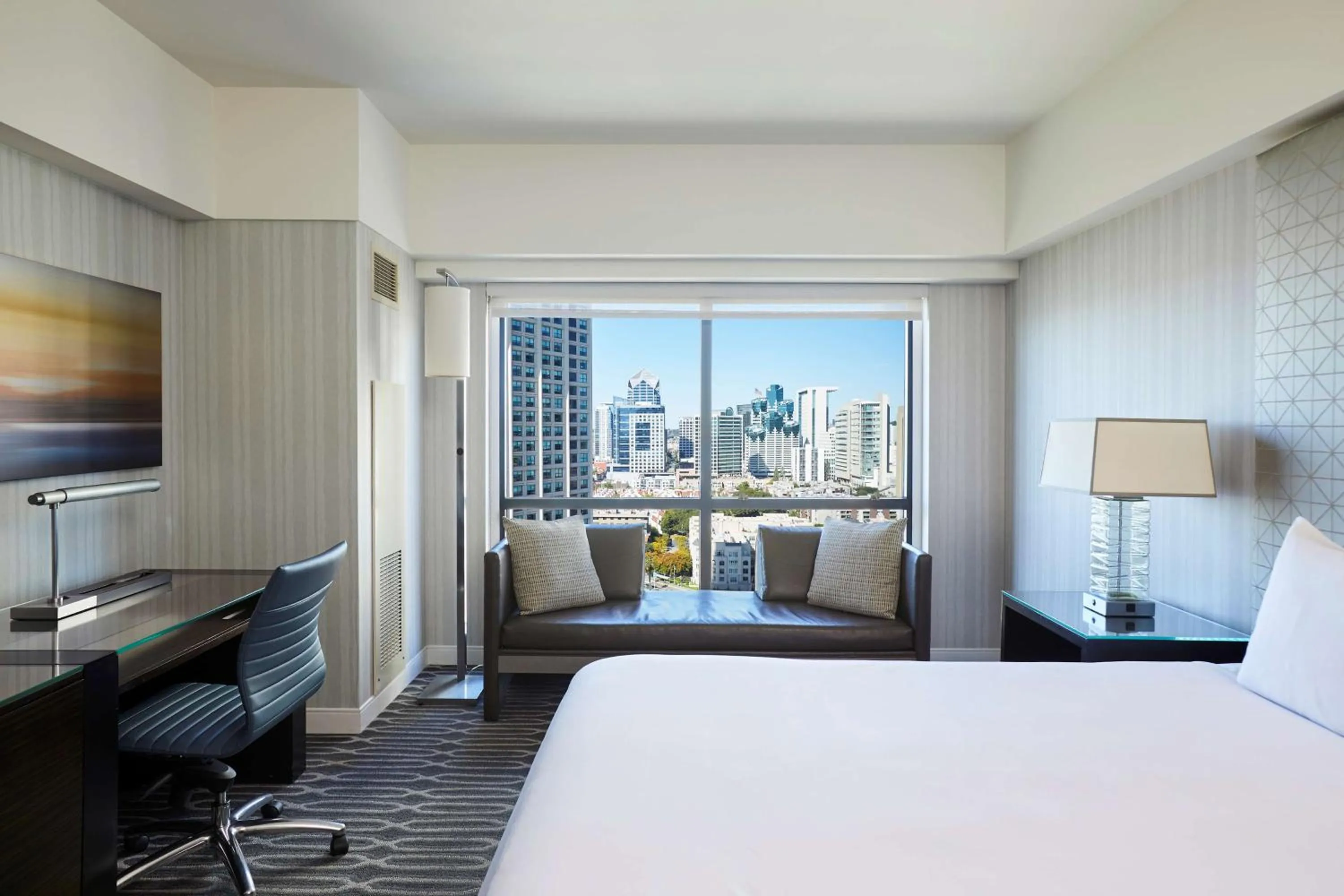 Photo of the whole room, Bed in Manchester Grand Hyatt San Diego
