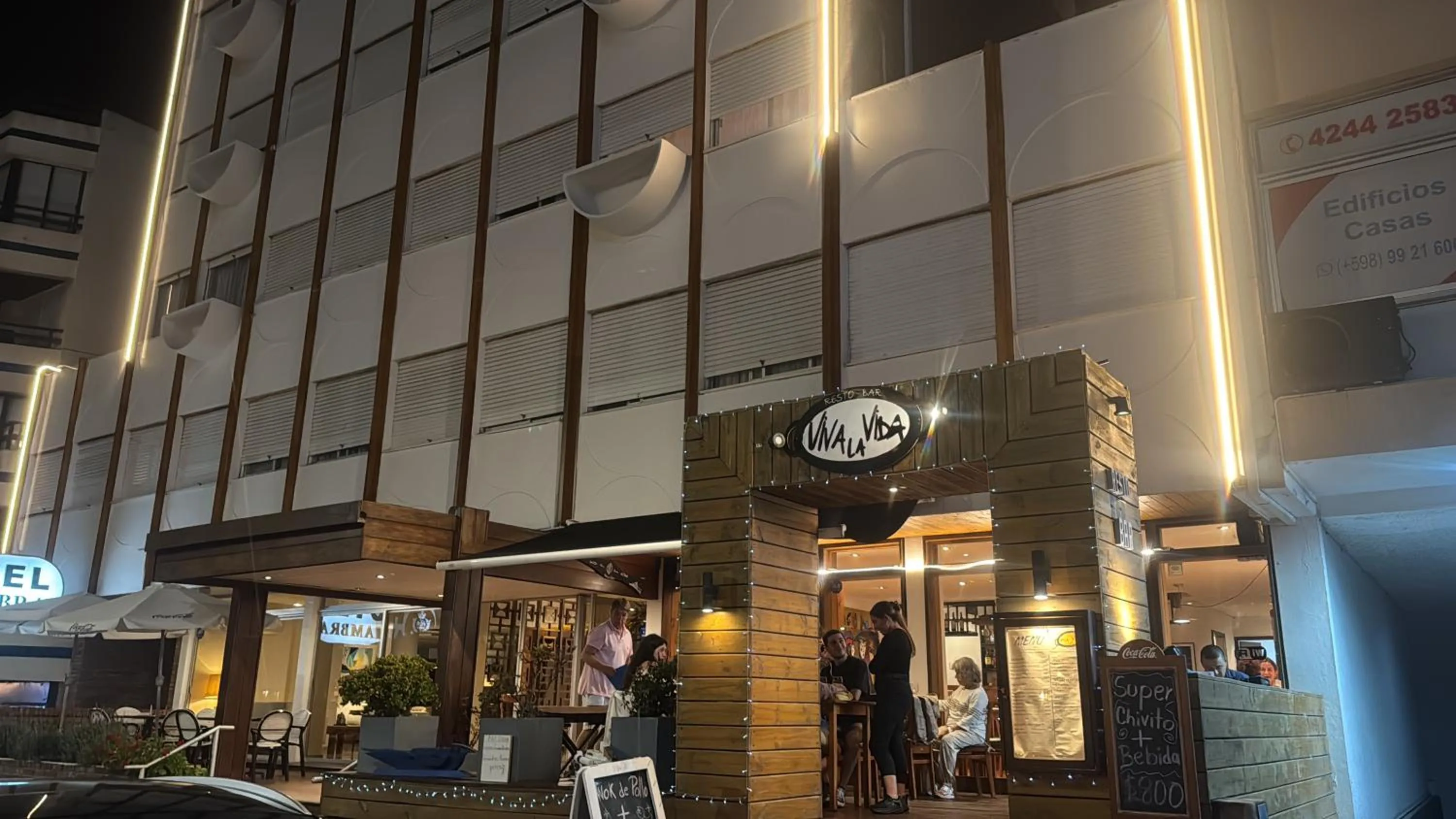 Night in Hotel Alhambra