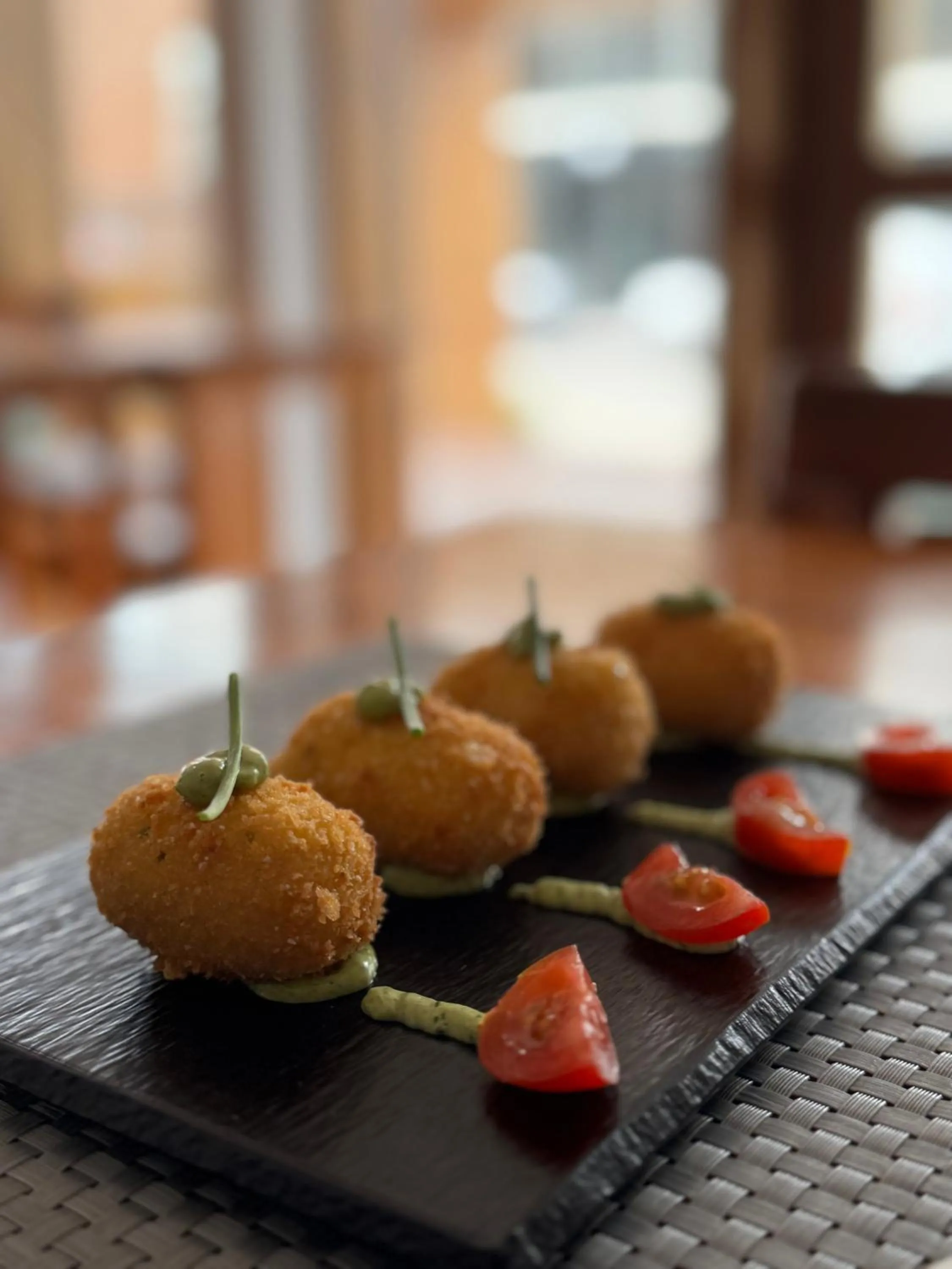 Restaurant/places to eat in Hotel Alhambra