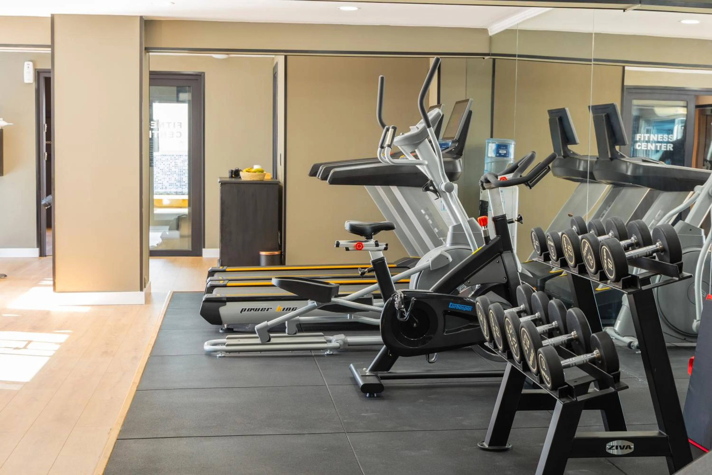 Fitness centre/facilities in Palladium Business Hotel
