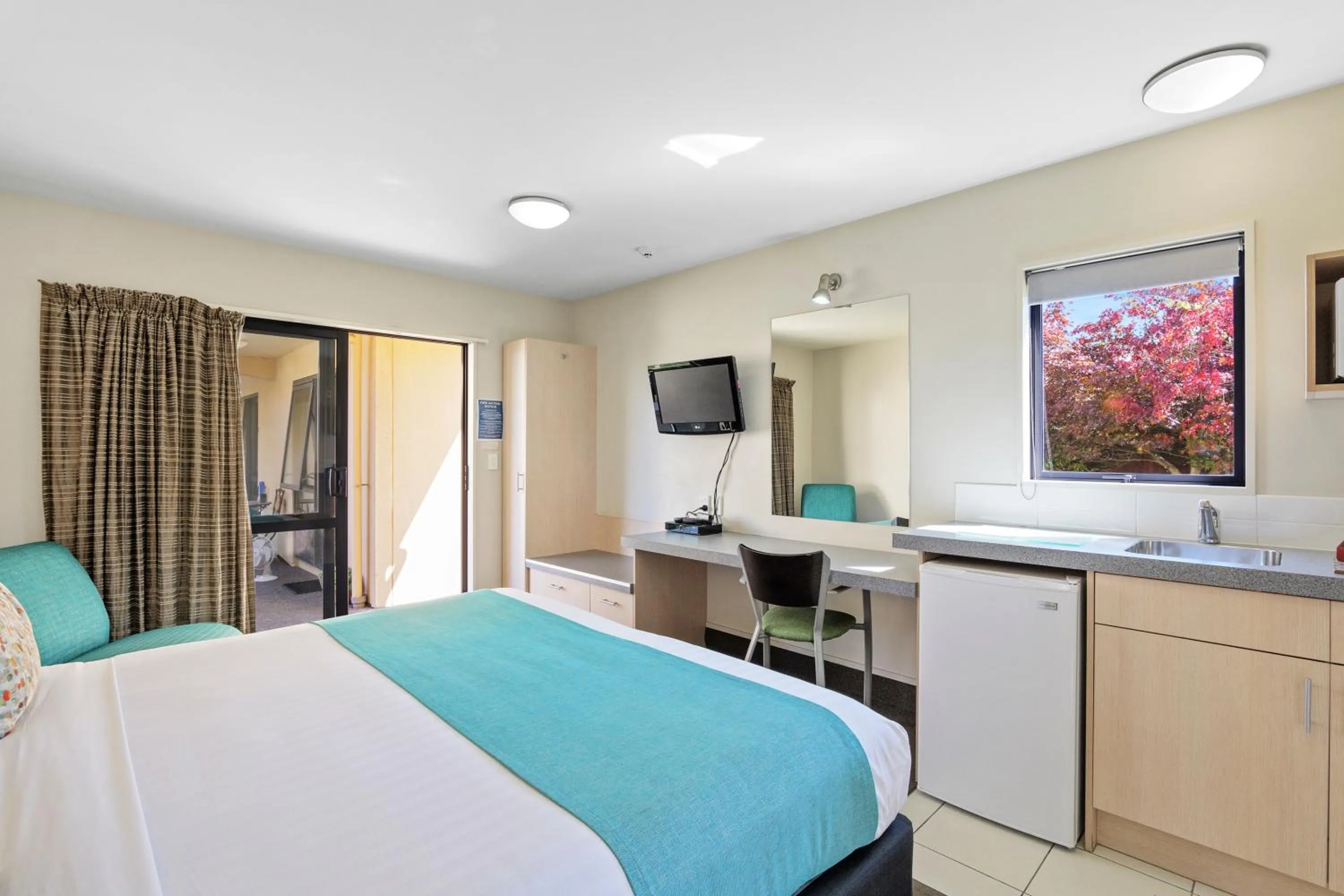 Garden, Bed in Bella Vista Motel Ashburton