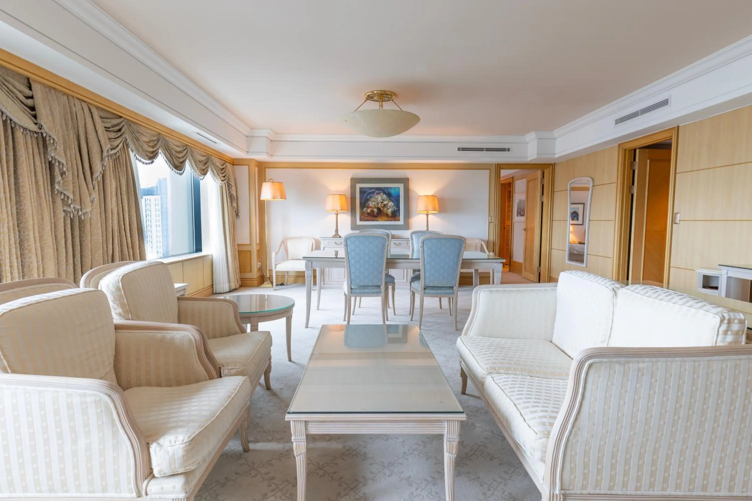 Living room in Lotte Hotel Busan