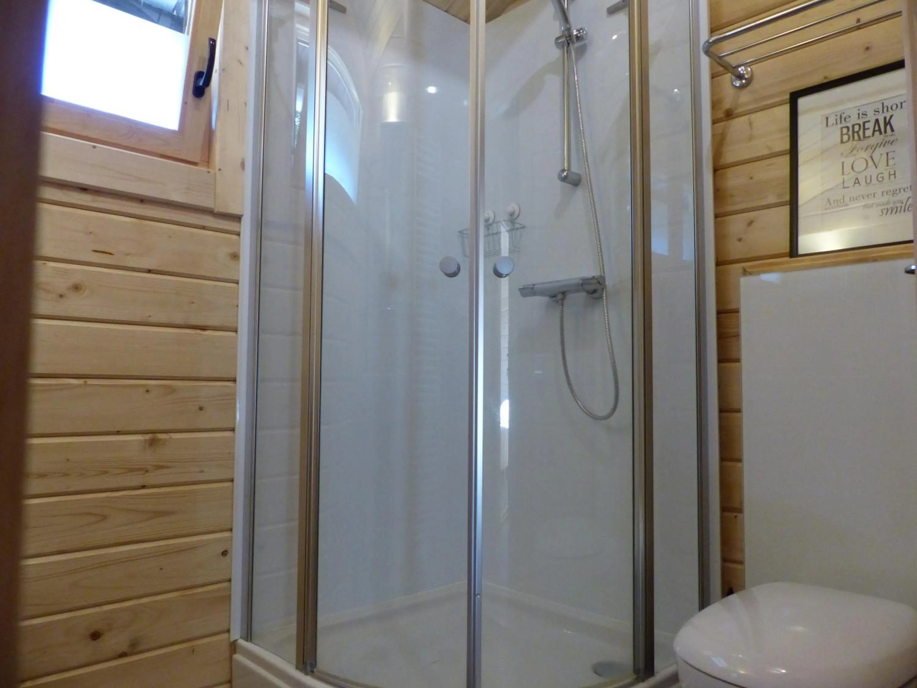 Shower in Herberg De Eexter Os