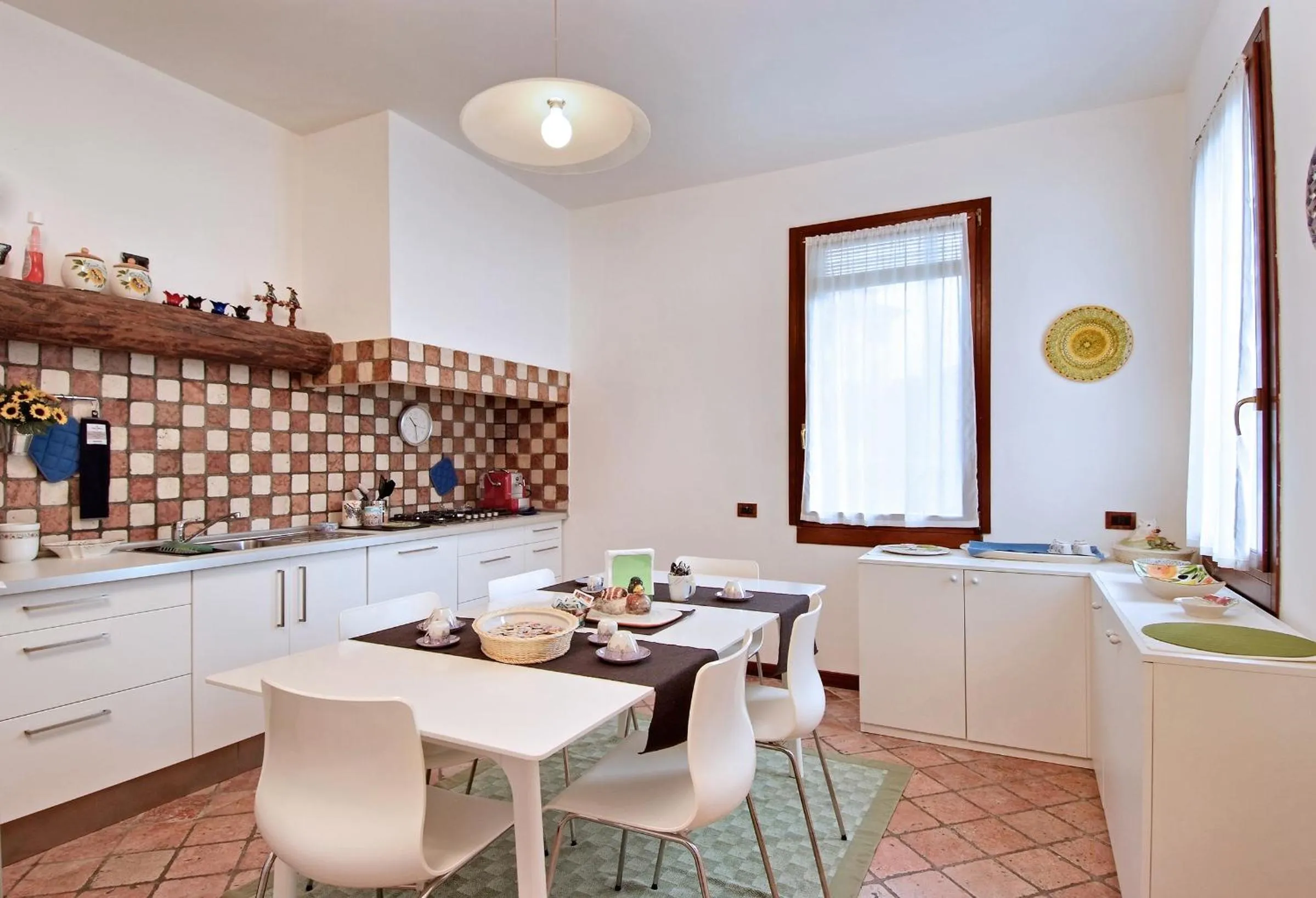 Kitchen or kitchenette in Villa Dacri