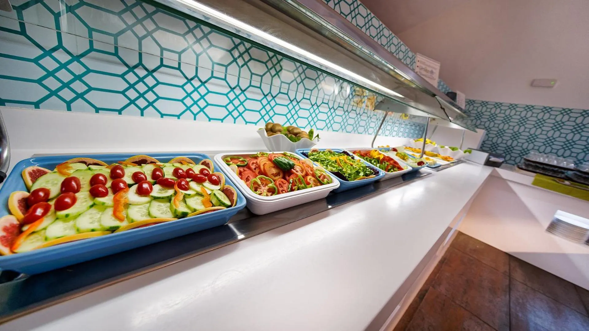 Restaurant/places to eat in Canary Garden Club