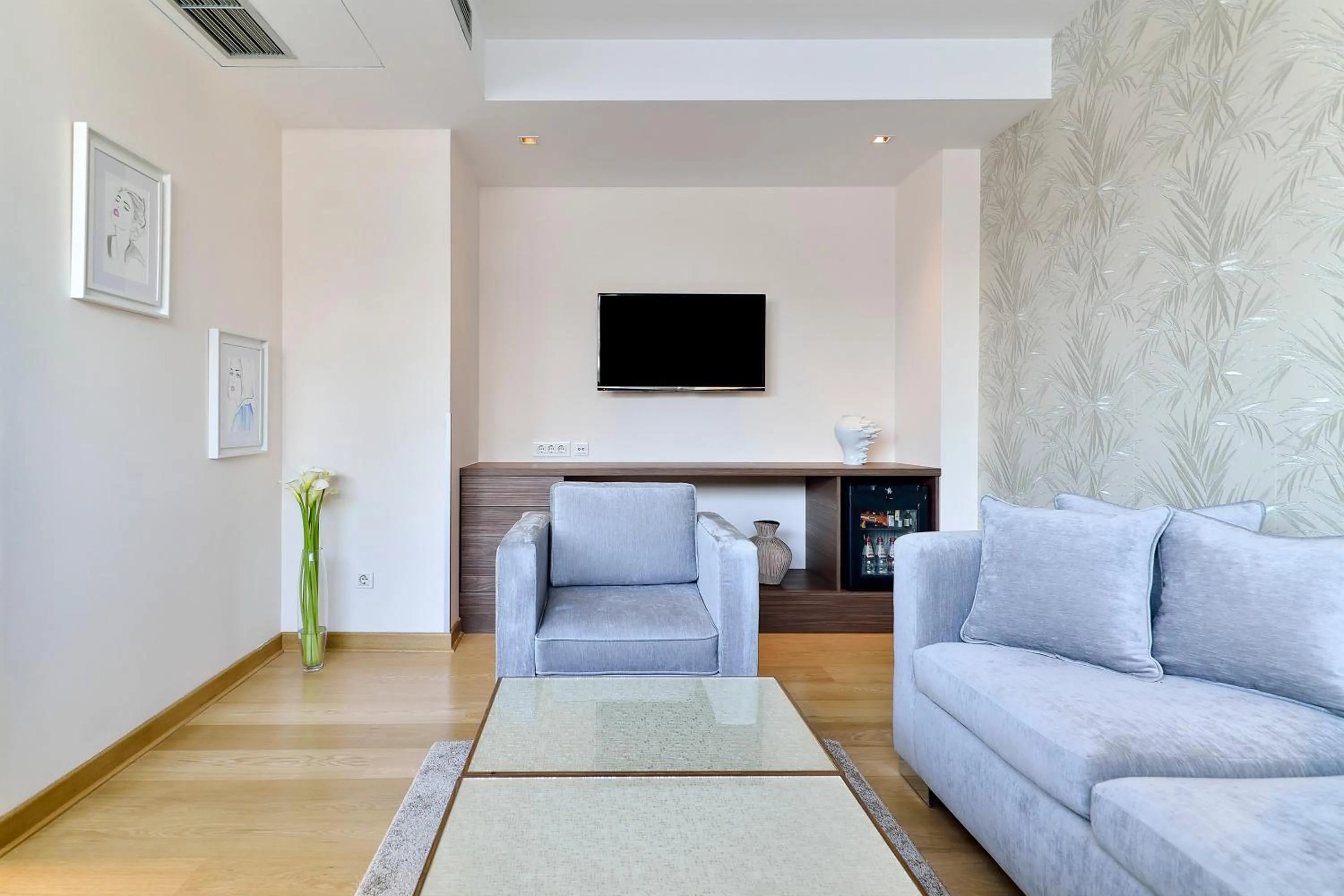 Living room in Belgrade Art Hotel, a member of Radisson Individuals
