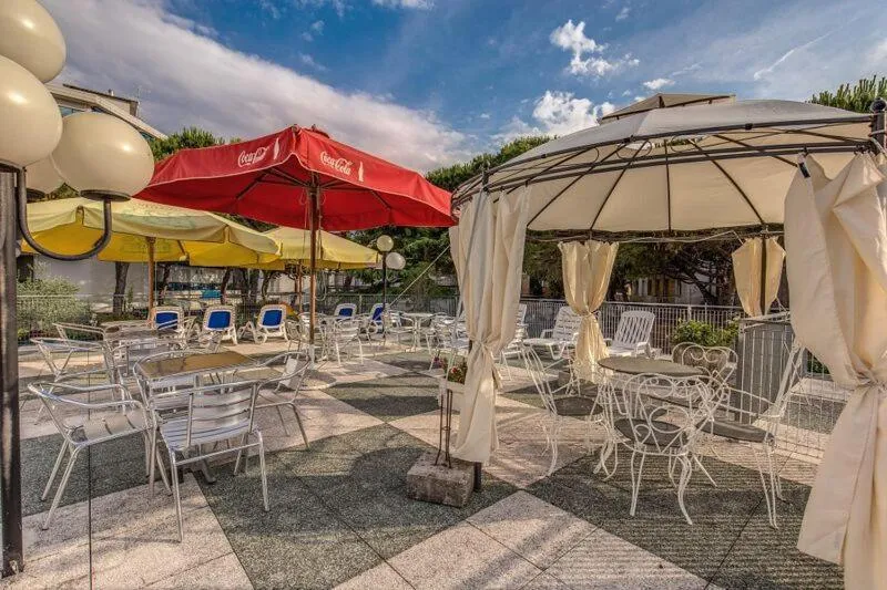 Patio, Restaurant/Places to Eat in Hotel Astromare