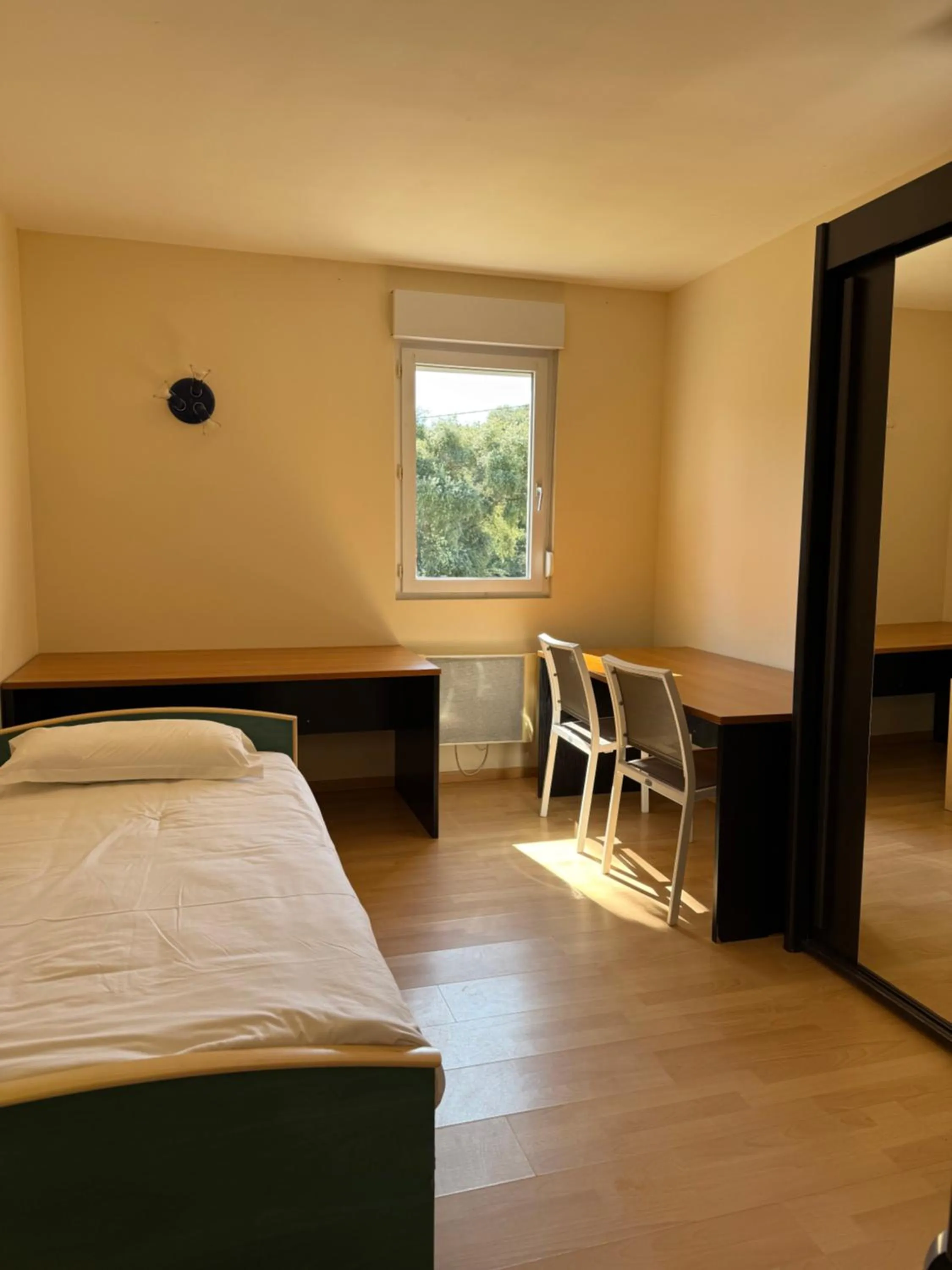 Bed in Hôtel Thalassa