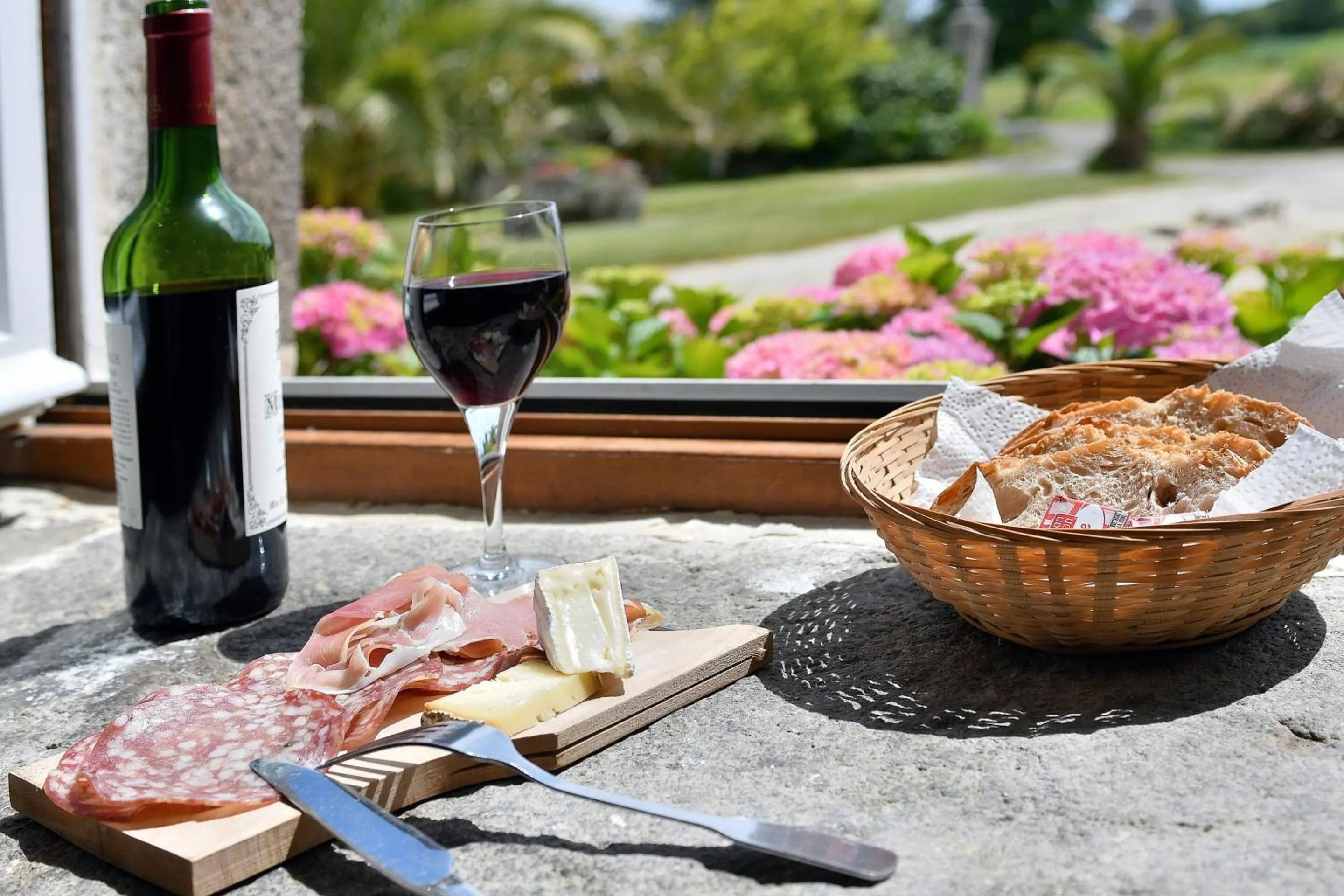 Food and drinks in Domaine de launay blot, Proche MT ST MICHEL