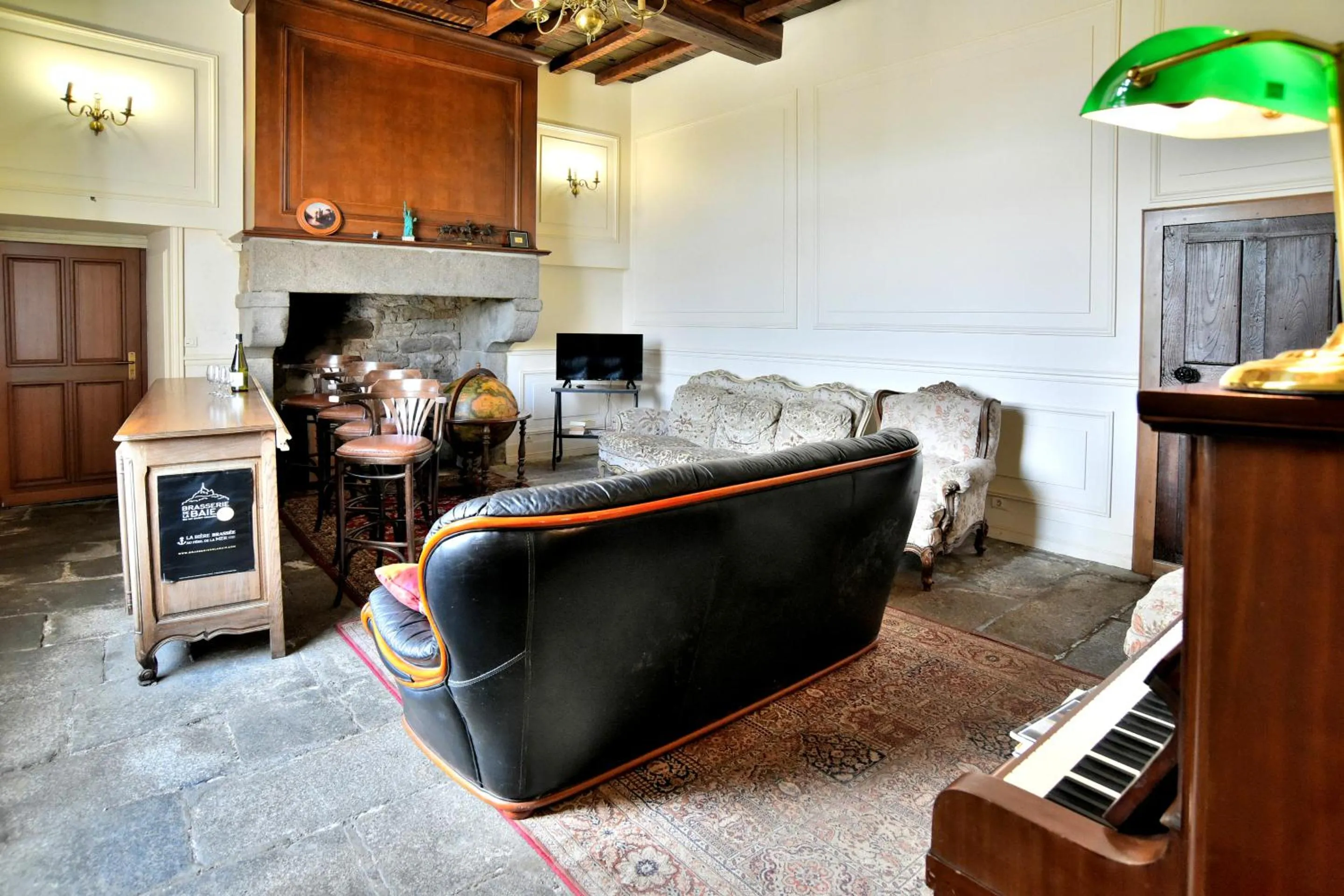 Lounge or bar in Domaine de launay blot, Proche MT ST MICHEL