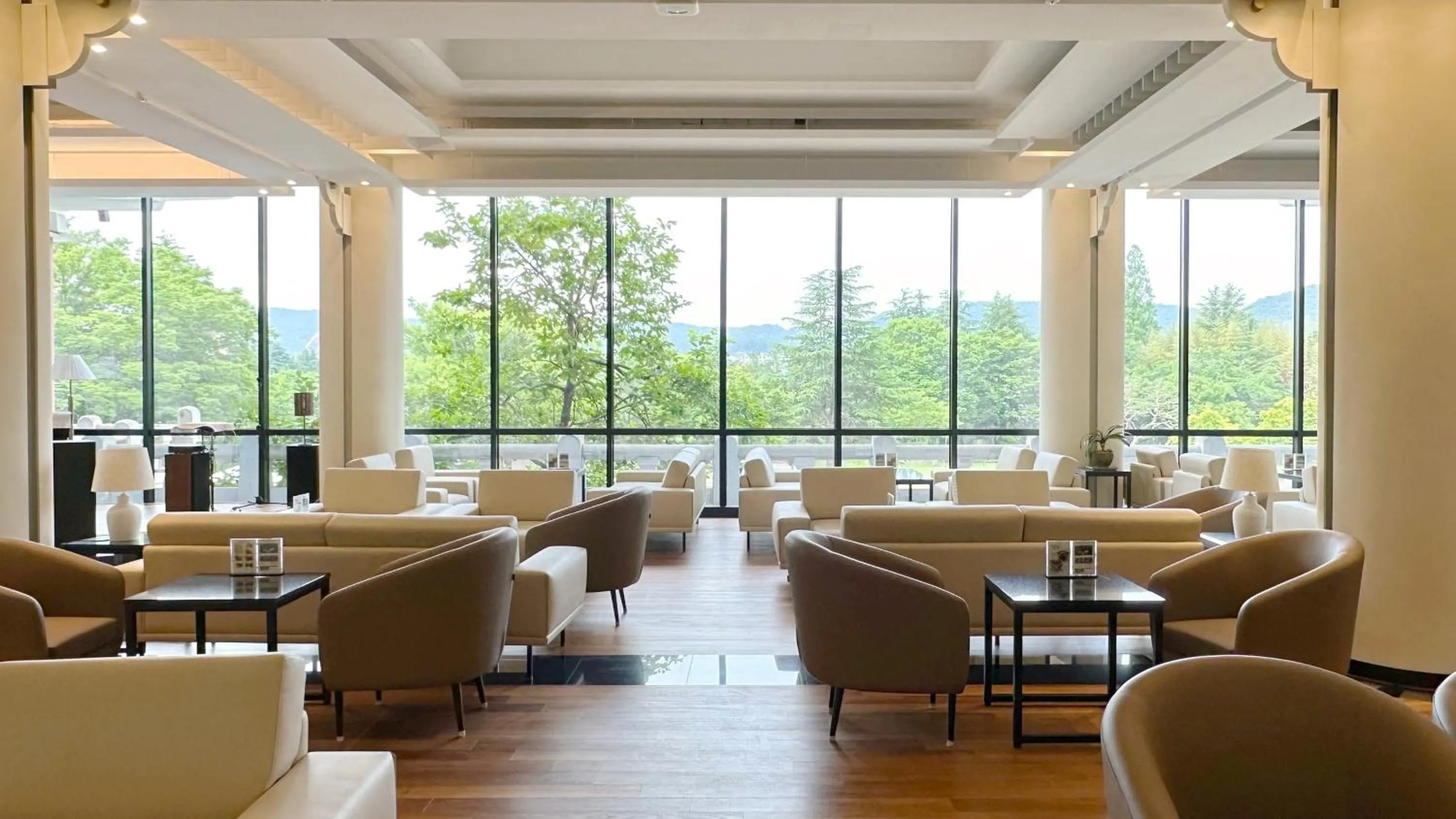 Lounge or bar in Commodore Hotel Gyeongju