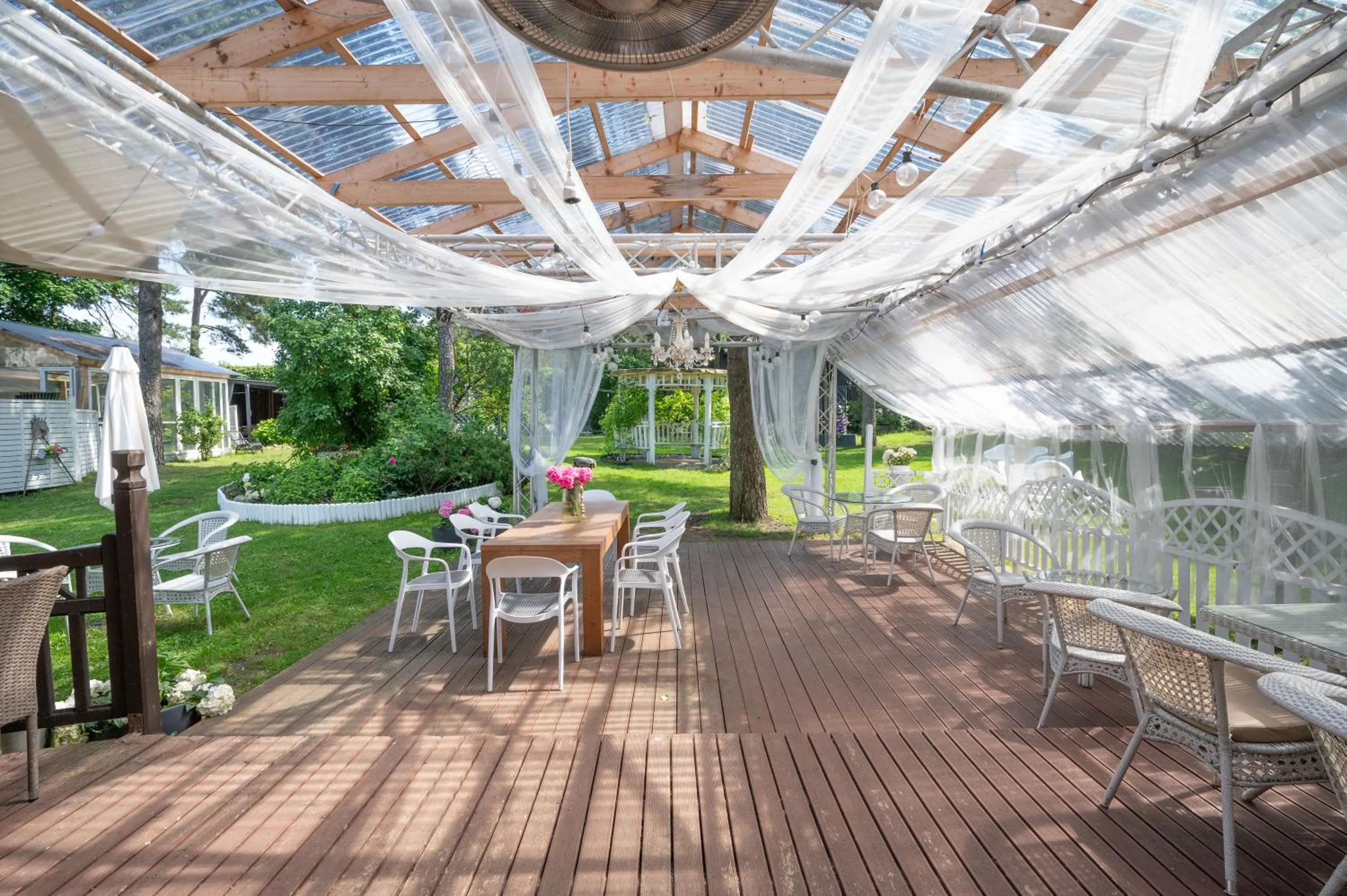 Restaurant/places to eat in Paivilla Boutique Hotel