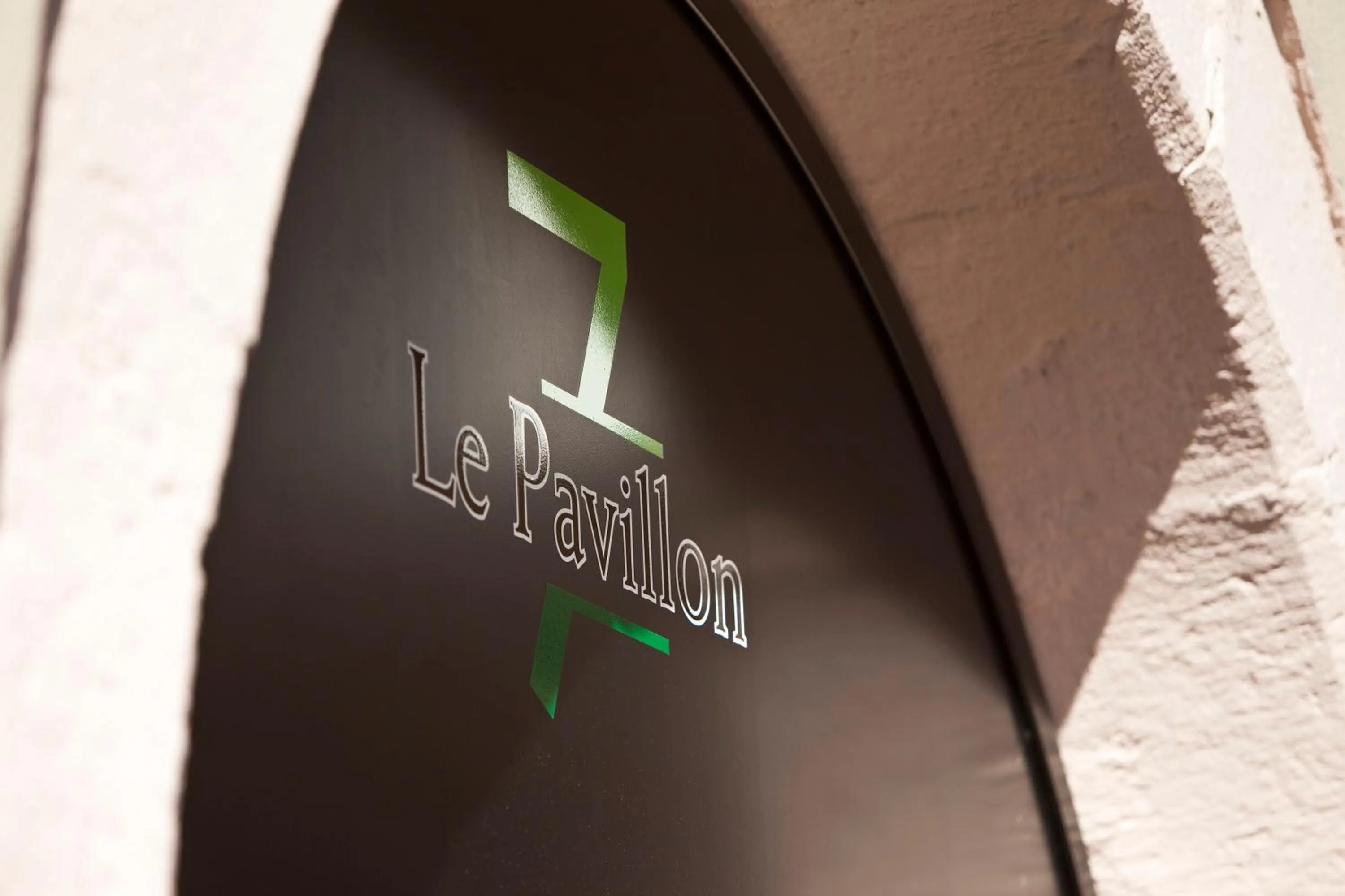 Decorative detail in Hotel Le Pavillon 7