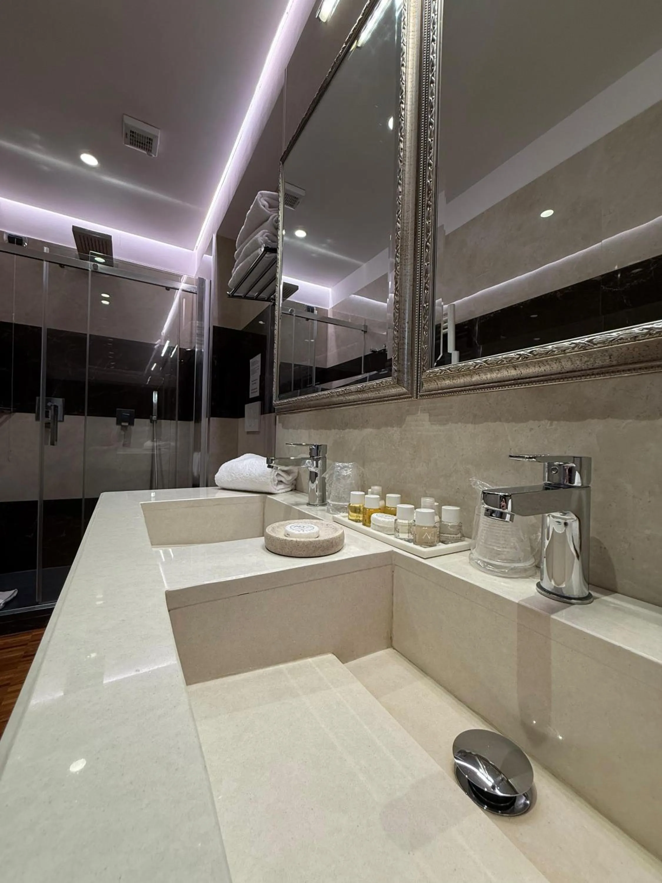 Bathroom in I TRE MOSCHETTIERI - D'ARTAGNAN Luxury Guest House