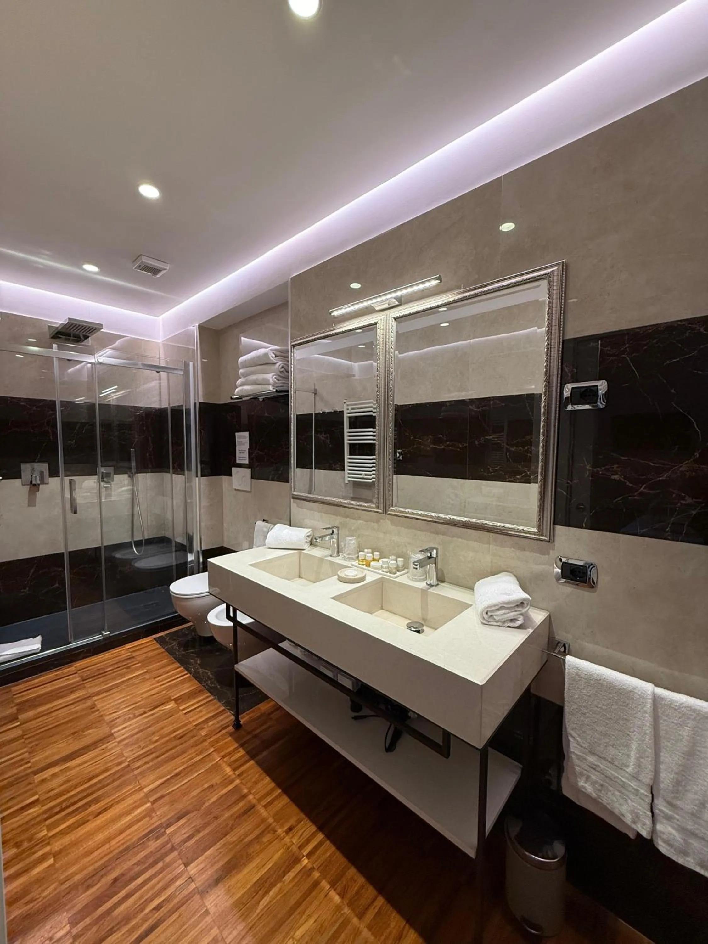 Bathroom in I TRE MOSCHETTIERI - D'ARTAGNAN Luxury Guest House