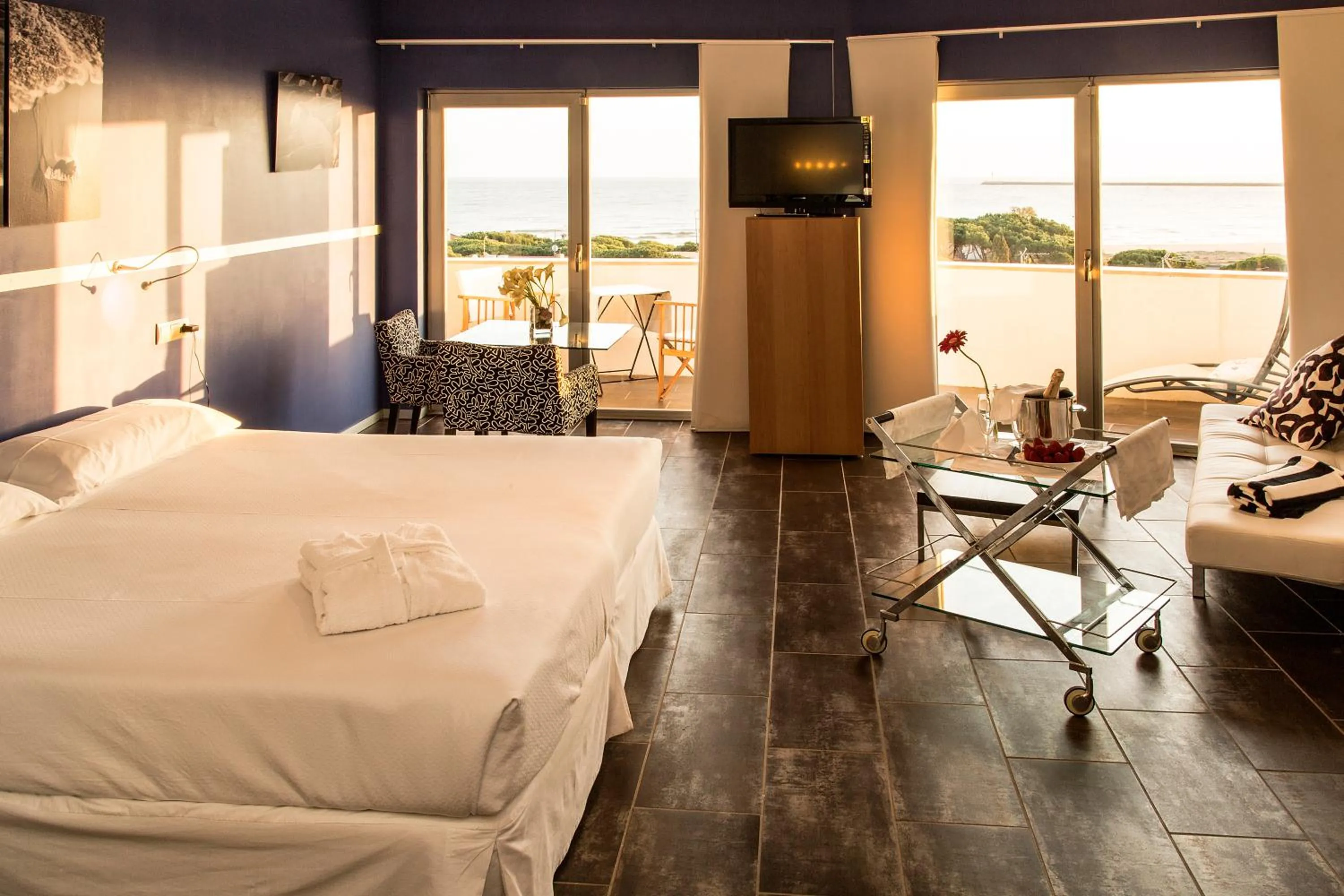 Photo of the whole room, Bed in Mazagonia