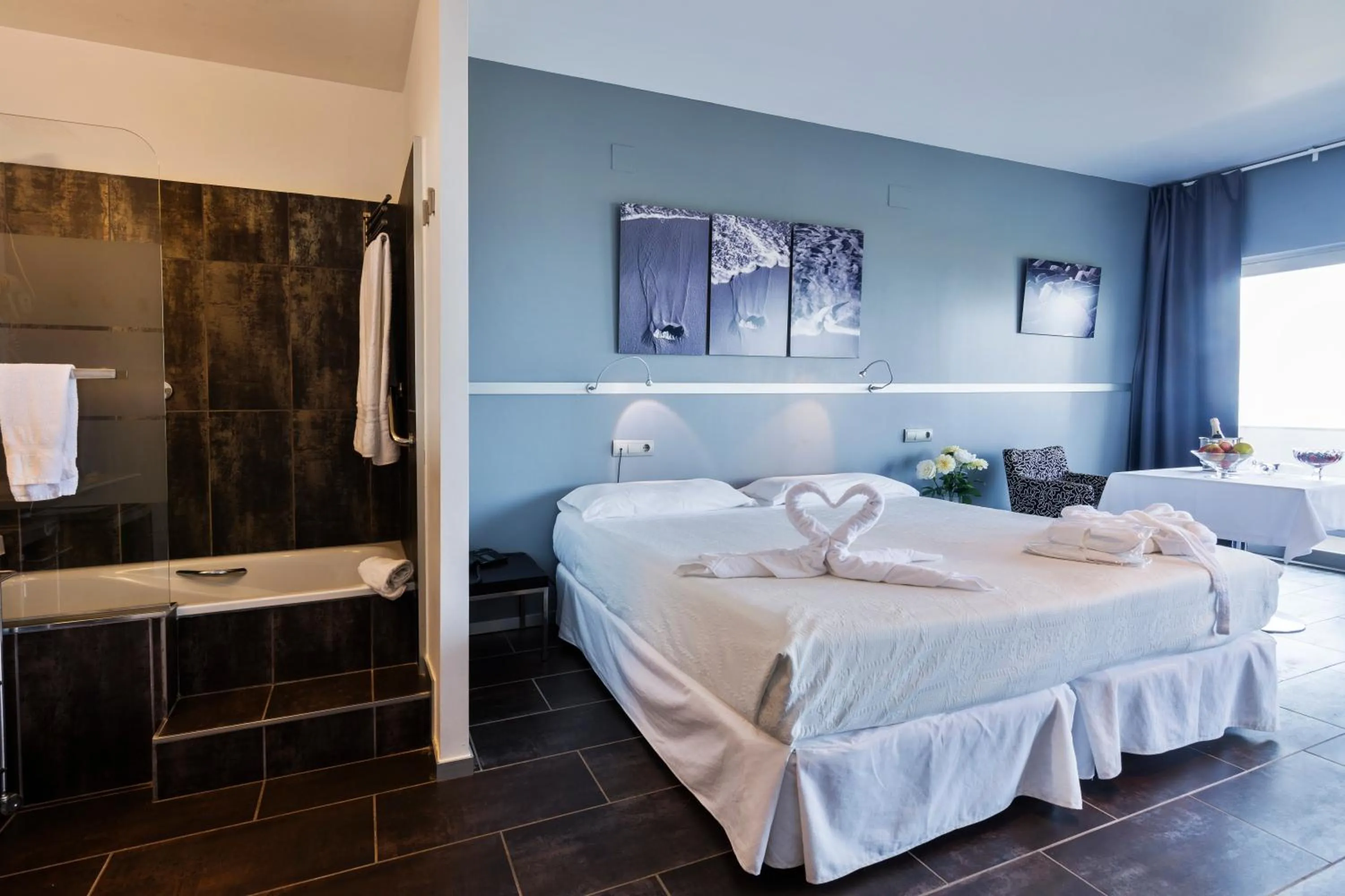 Photo of the whole room, Bed in Mazagonia