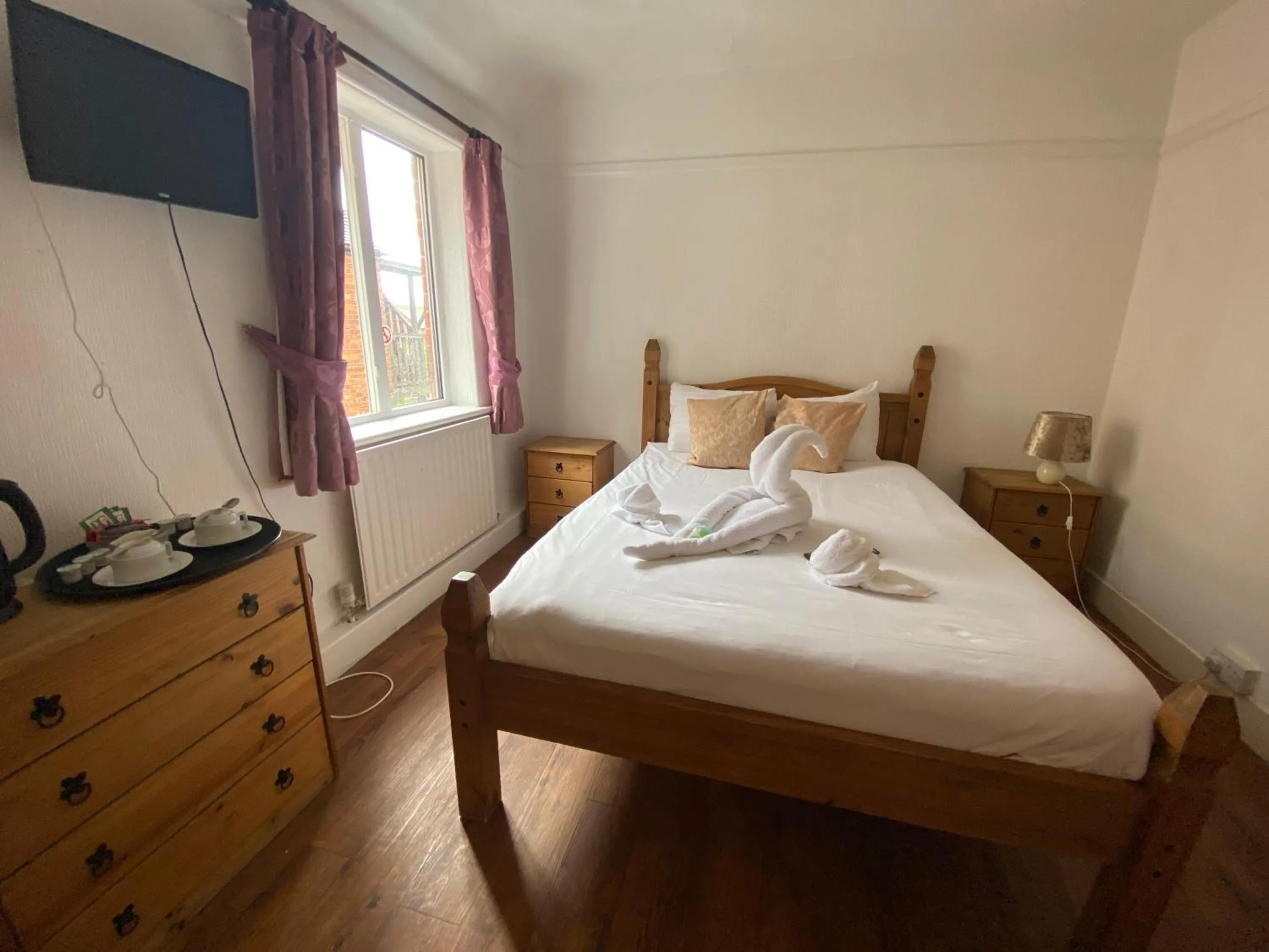 Photo of the whole room, Bed in The Grand Hotel