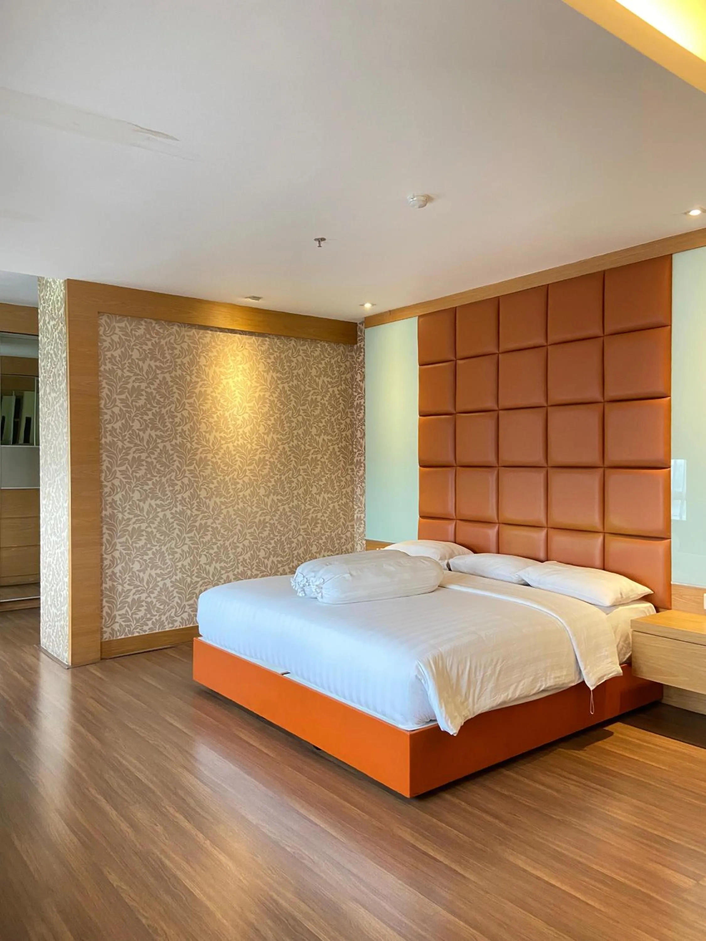 Bedroom, Bed in Grand Pasundan Convention Hotel