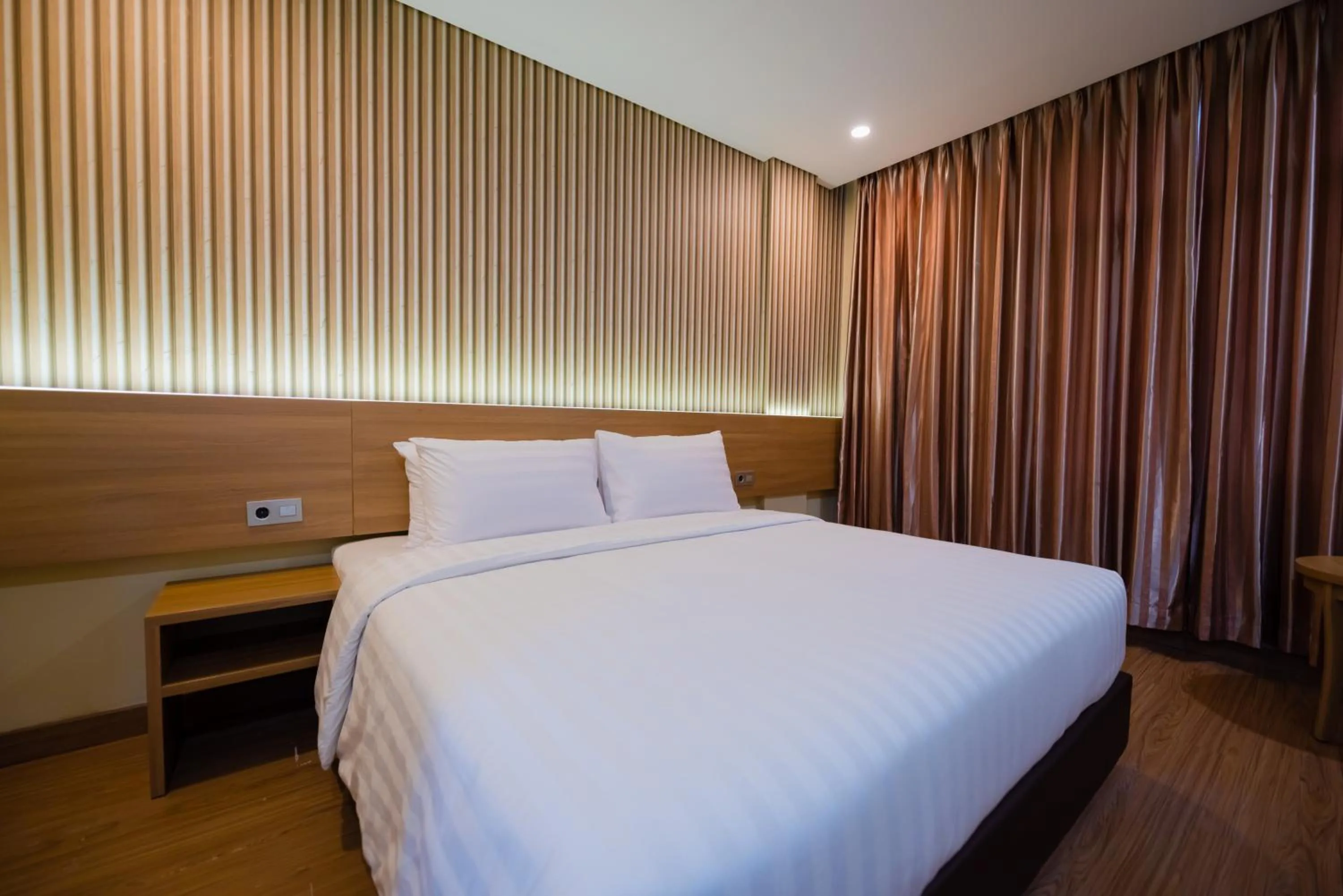 Bedroom, Bed in Grand Pasundan Convention Hotel