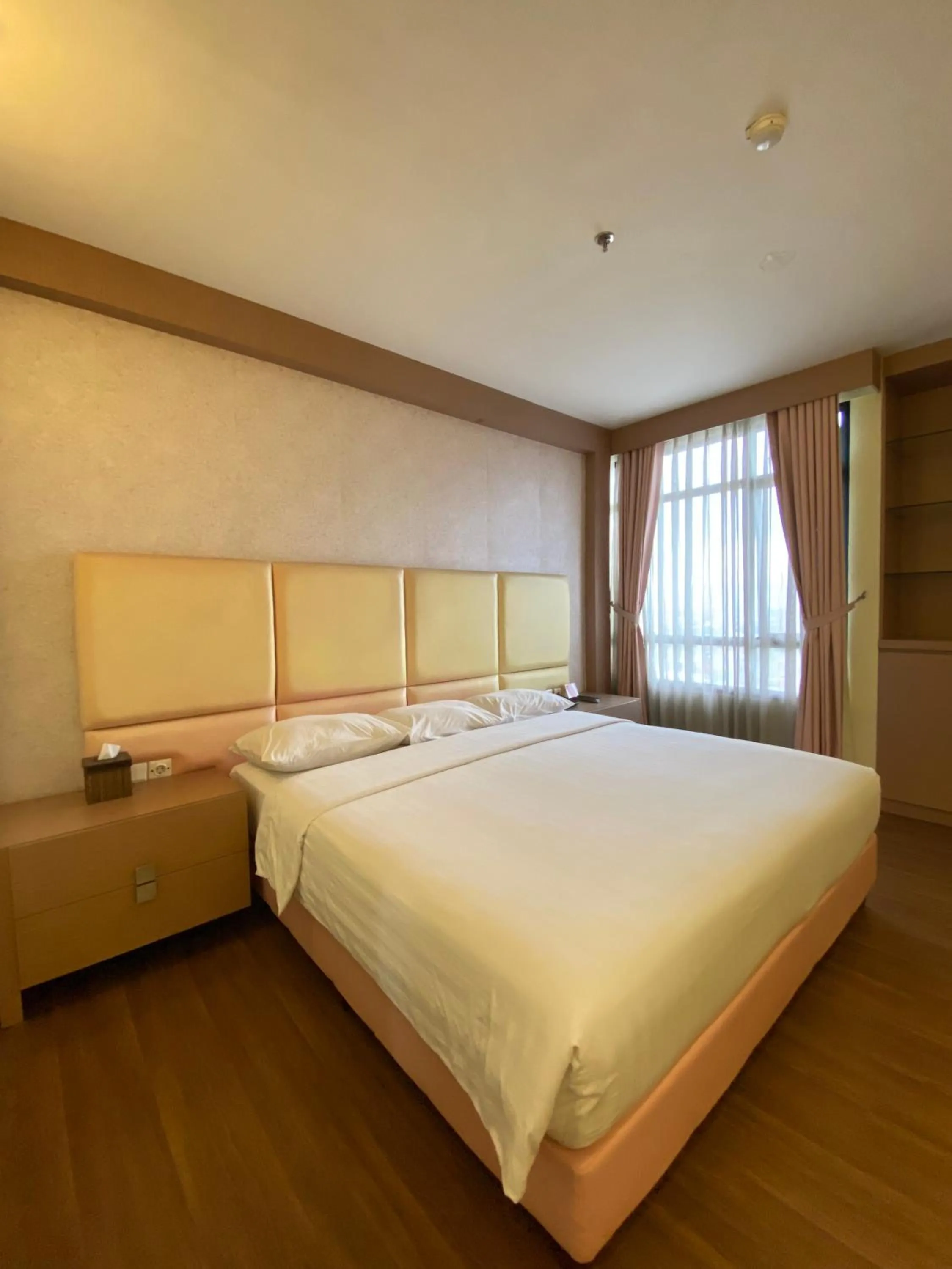 Bedroom, Bed in Grand Pasundan Convention Hotel