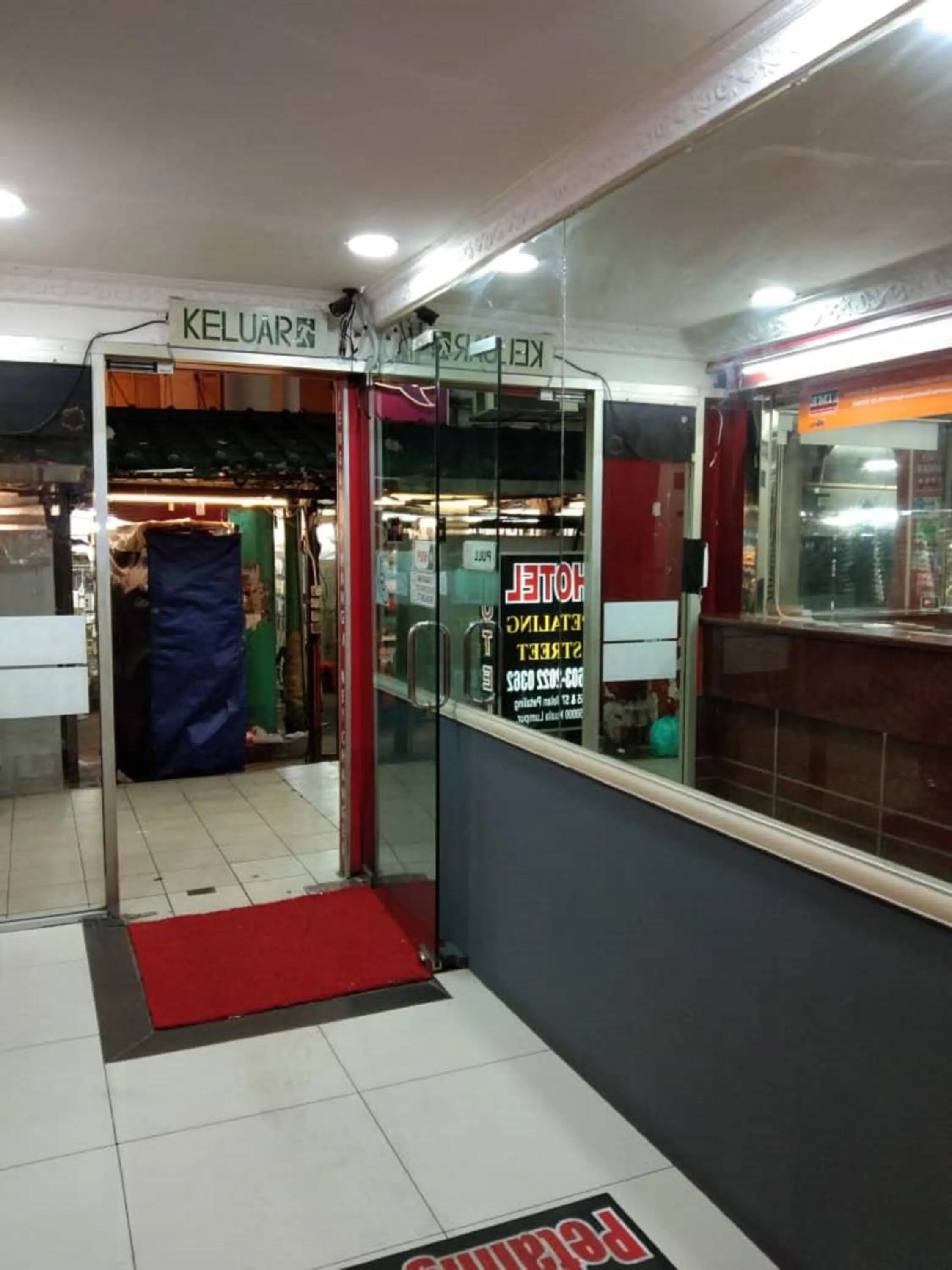 Facade/entrance in Petaling Street Hotel Chinatown