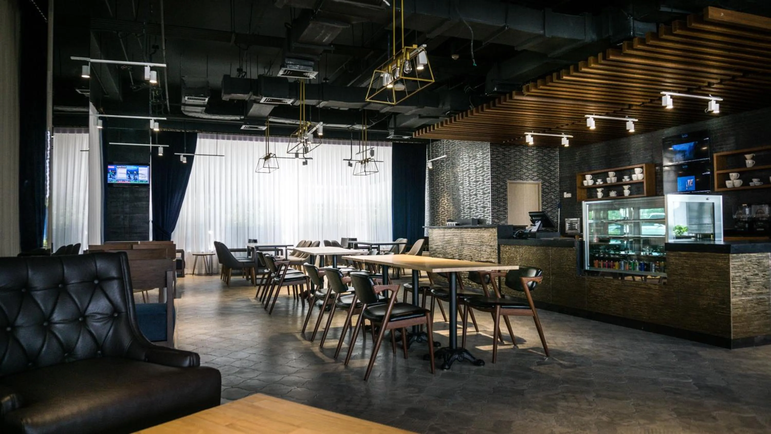 Restaurant/places to eat in bai Hotel Cebu