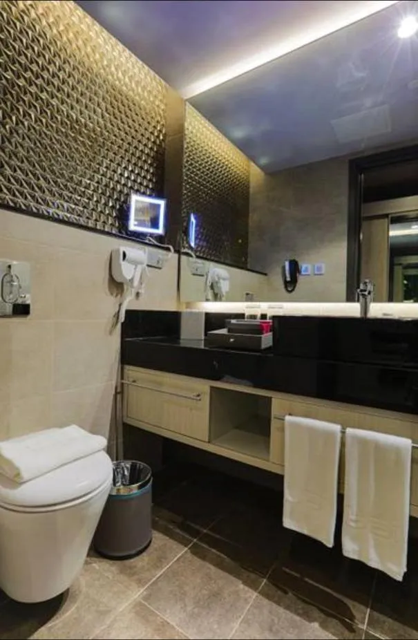 Toilet in bai Hotel Cebu